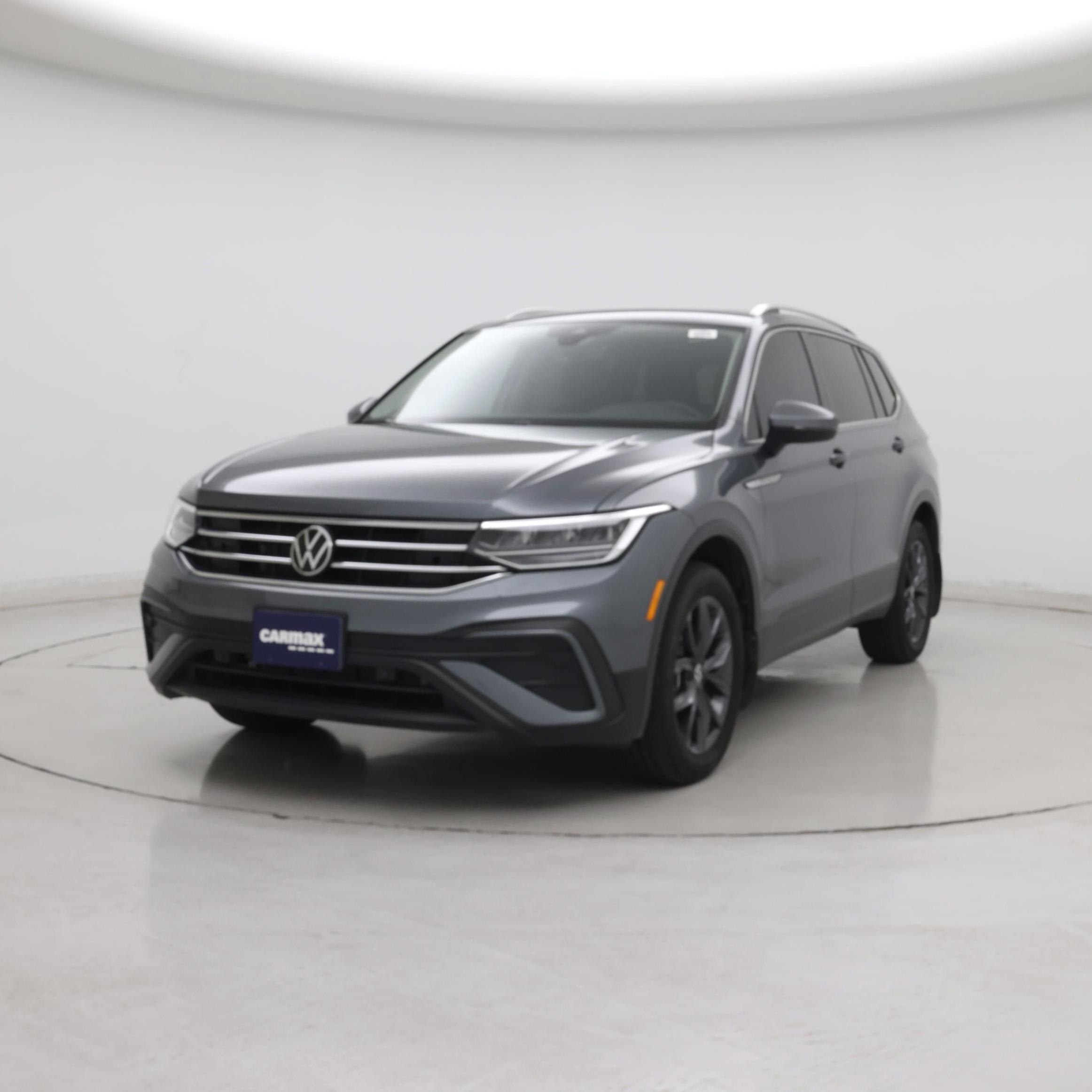 Thumbnail: 2023 Volkswagen Tiguan - 4
