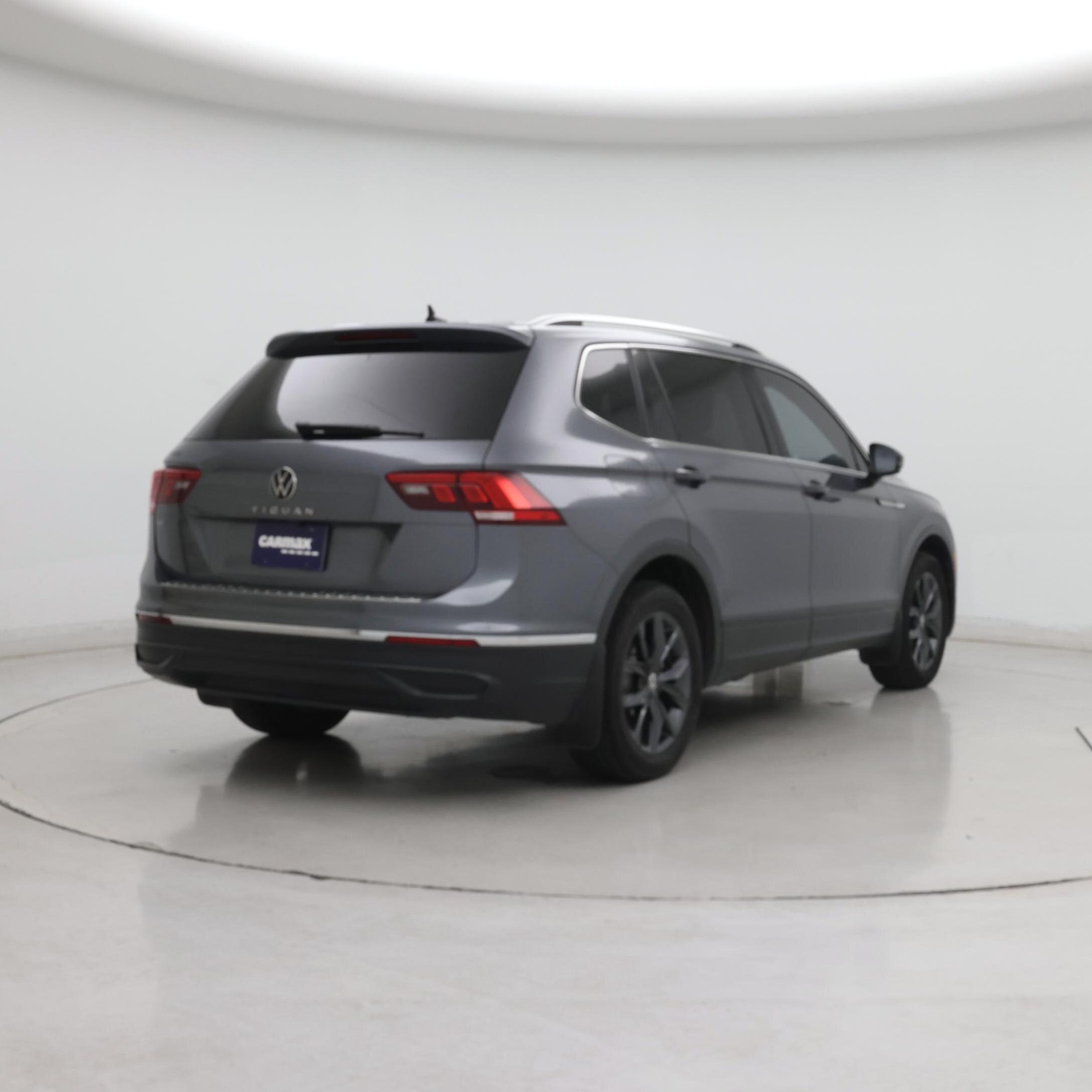 Thumbnail: 2023 Volkswagen Tiguan - 8