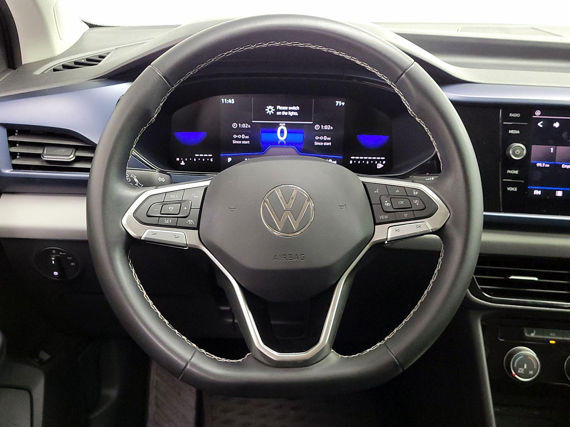 Thumbnail: 2023 Volkswagen Taos - 10