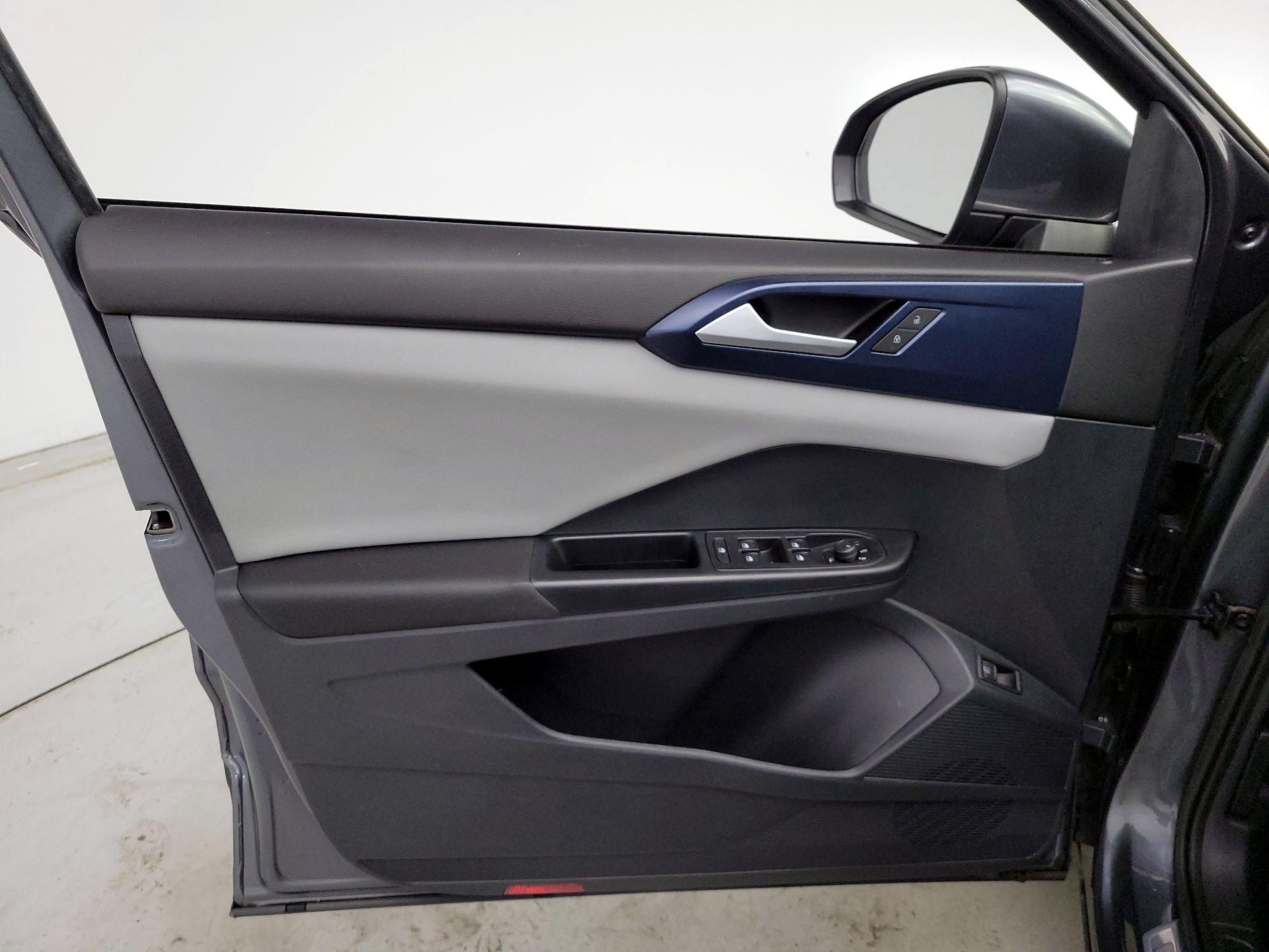 Thumbnail: 2023 Volkswagen Taos - 12