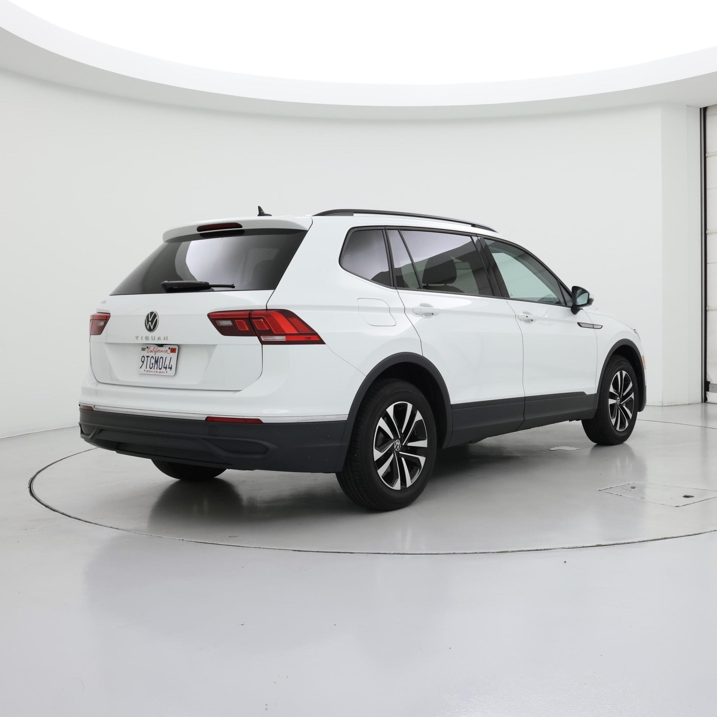 Thumbnail: 2024 Volkswagen Tiguan - 8