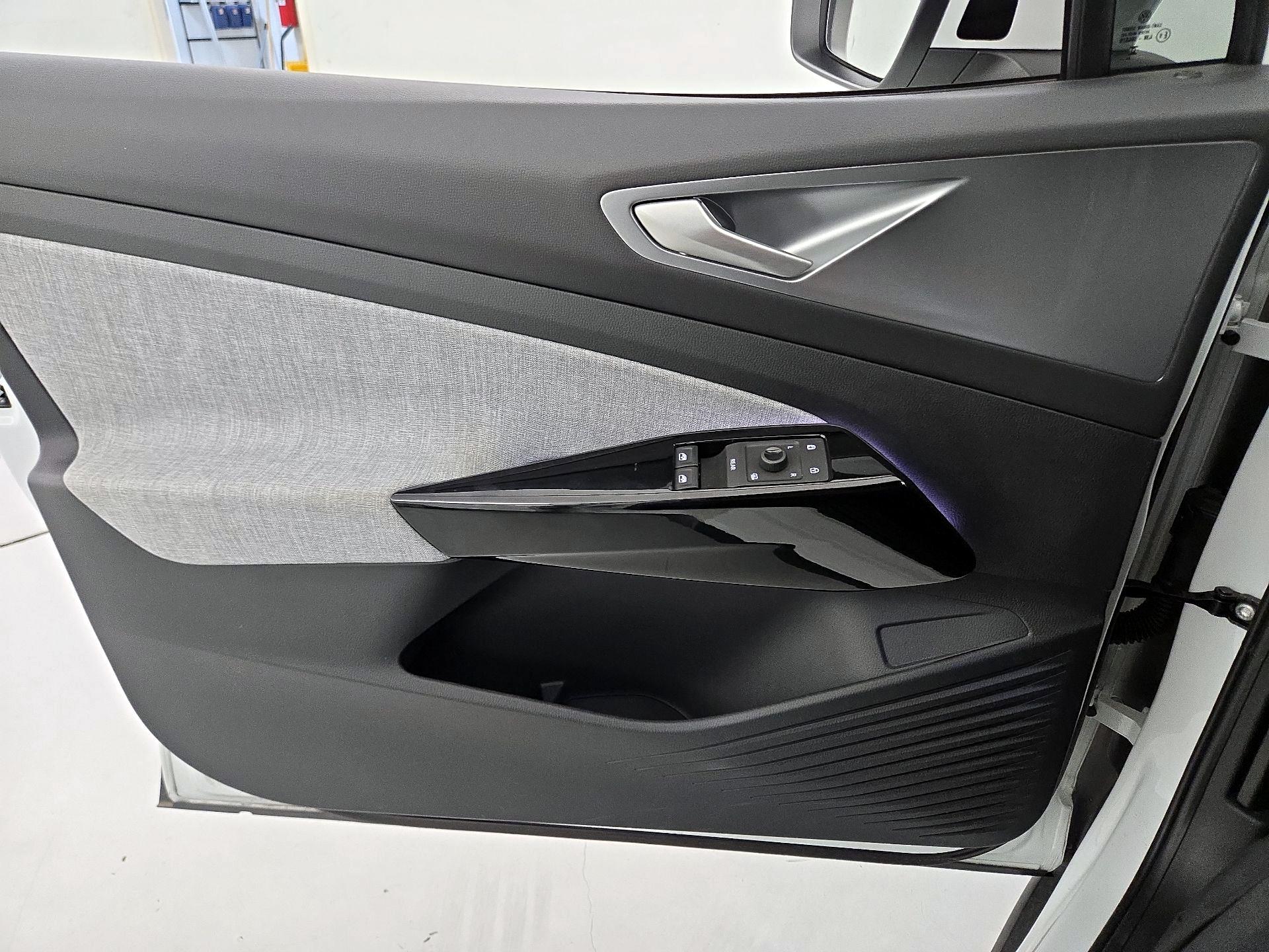 Thumbnail: 2025 Volkswagen ID.4 - 12