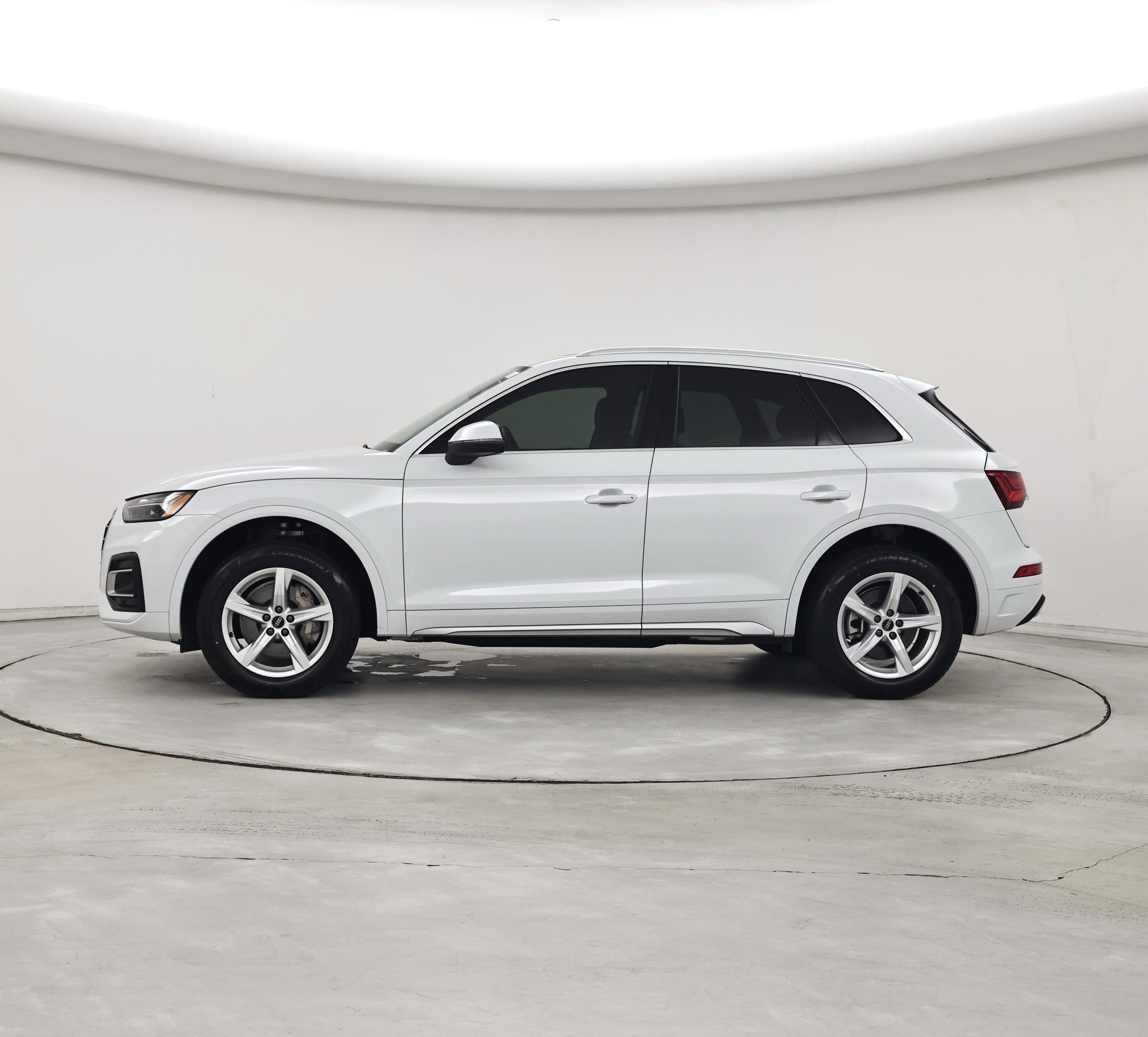 Thumbnail: 2023 Audi Q5 - 3