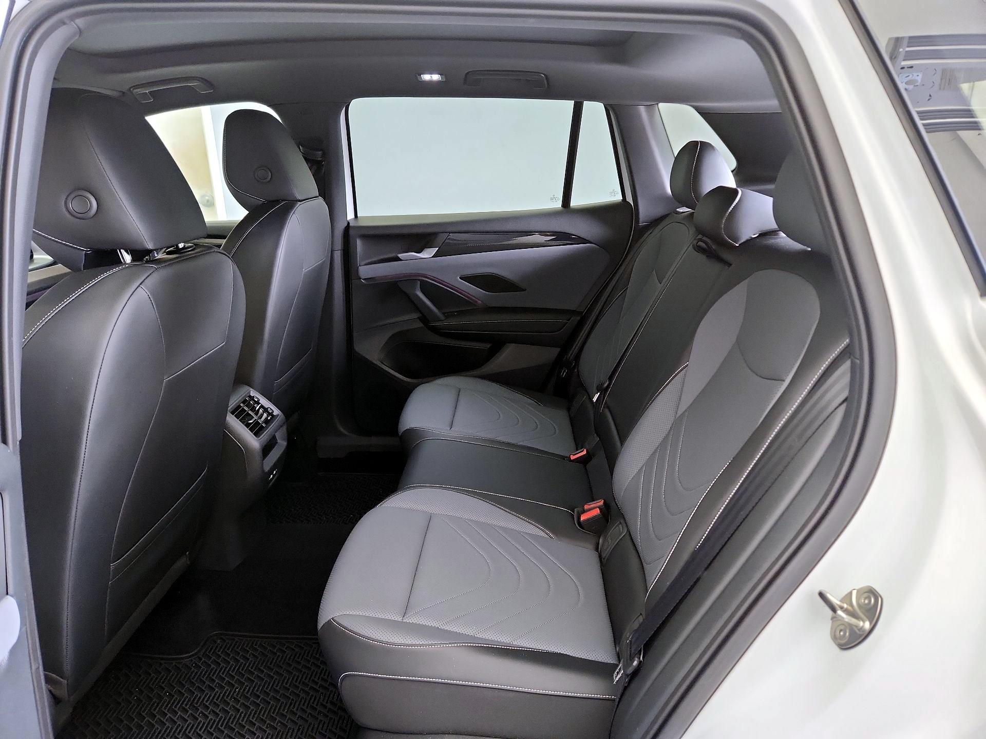 Thumbnail: 2025 Volkswagen Tiguan - 19