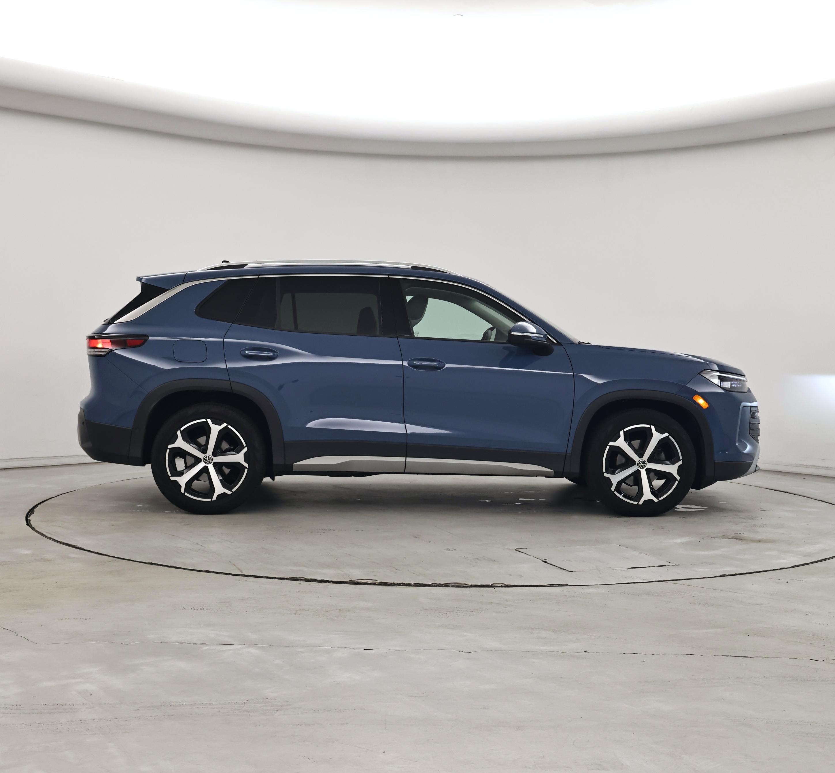 Thumbnail: 2025 Volkswagen Tiguan - 7