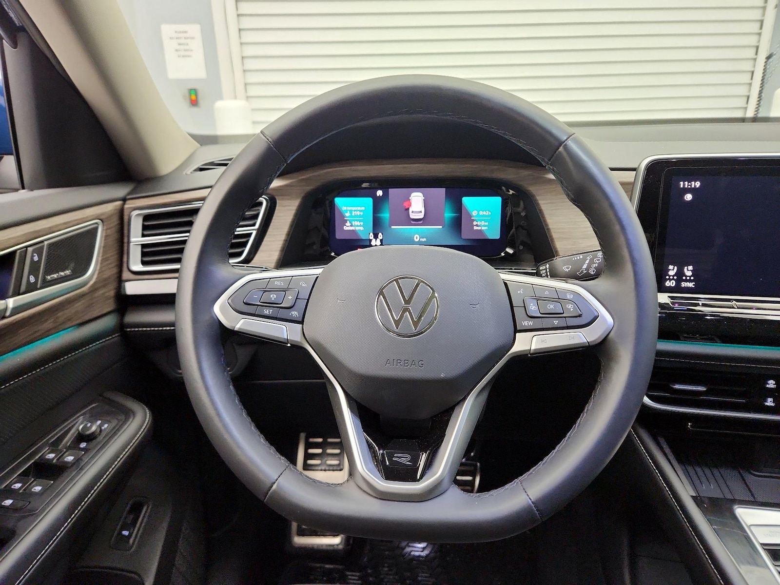 2026 Volkswagen Atlas SEL Premium R-Line - Photo 11