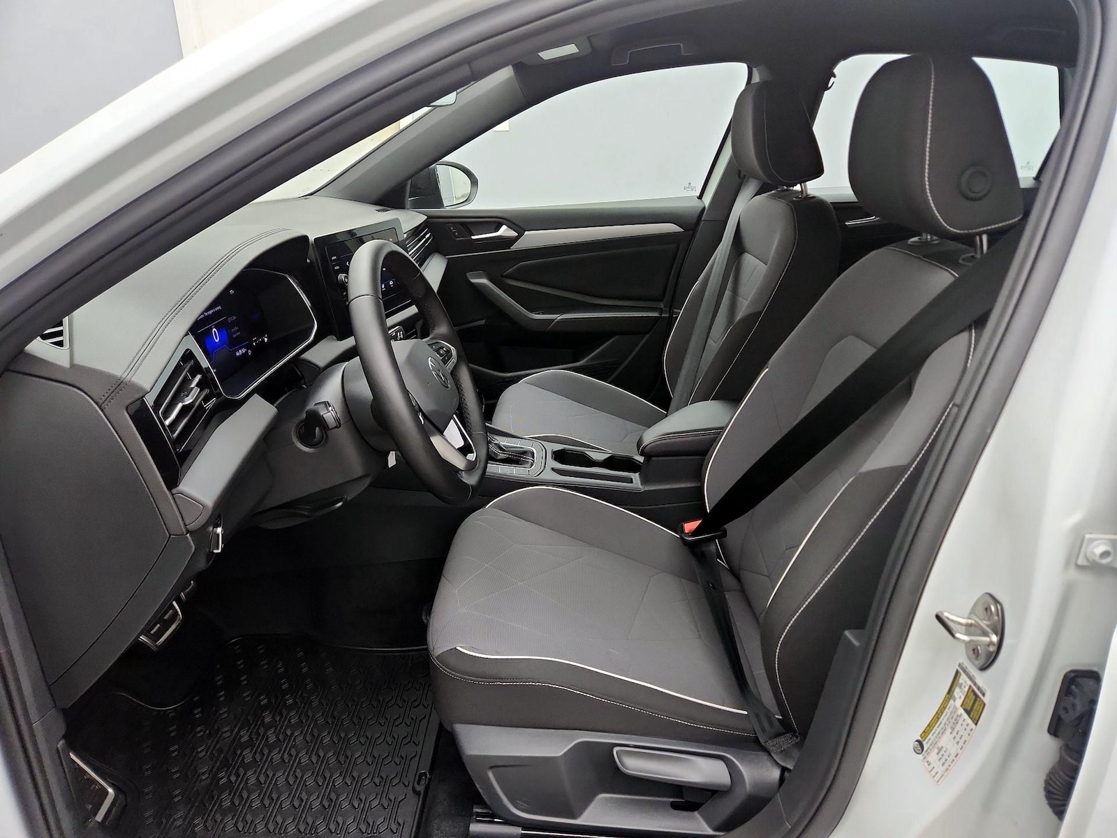 2025 Volkswagen Jetta Sport - Photo 12