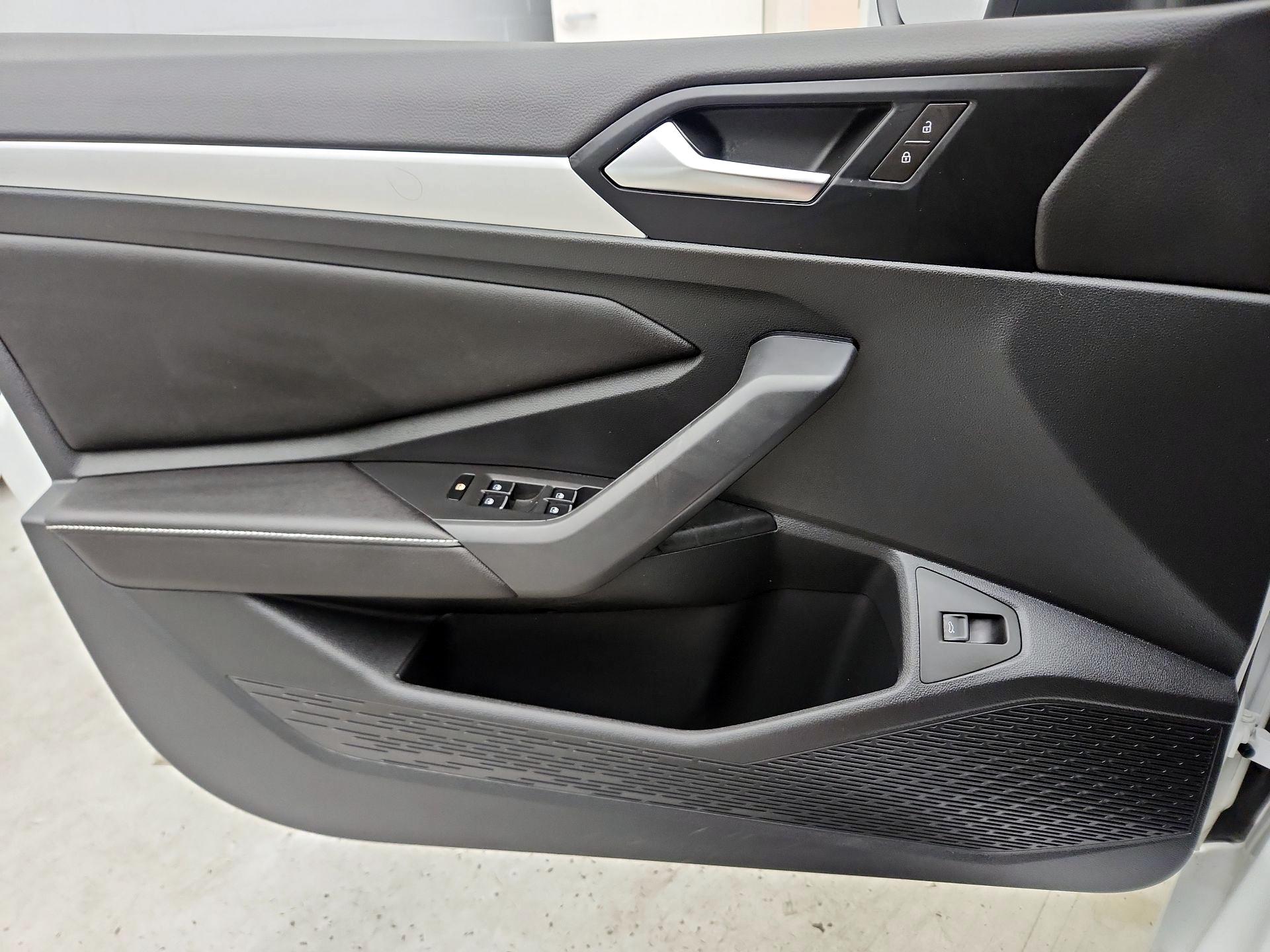 Thumbnail: 2025 Volkswagen Jetta - 12