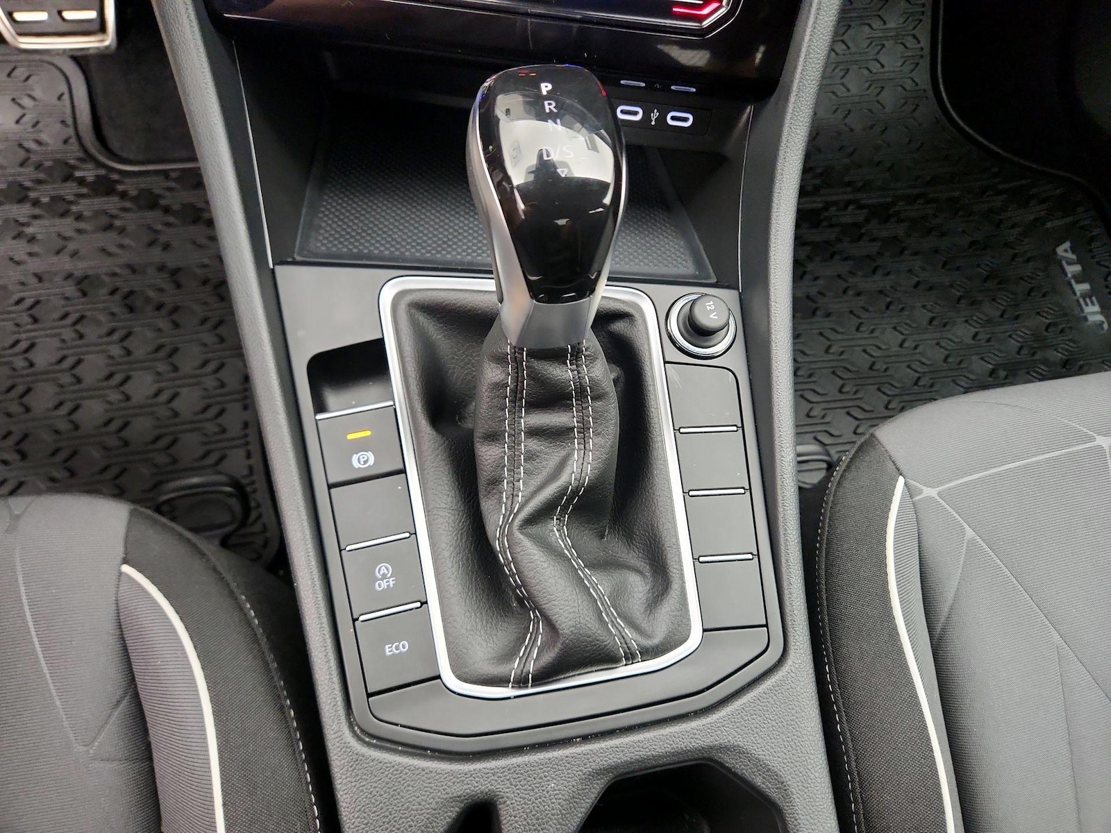 2025 Volkswagen Jetta Sport - Photo 18