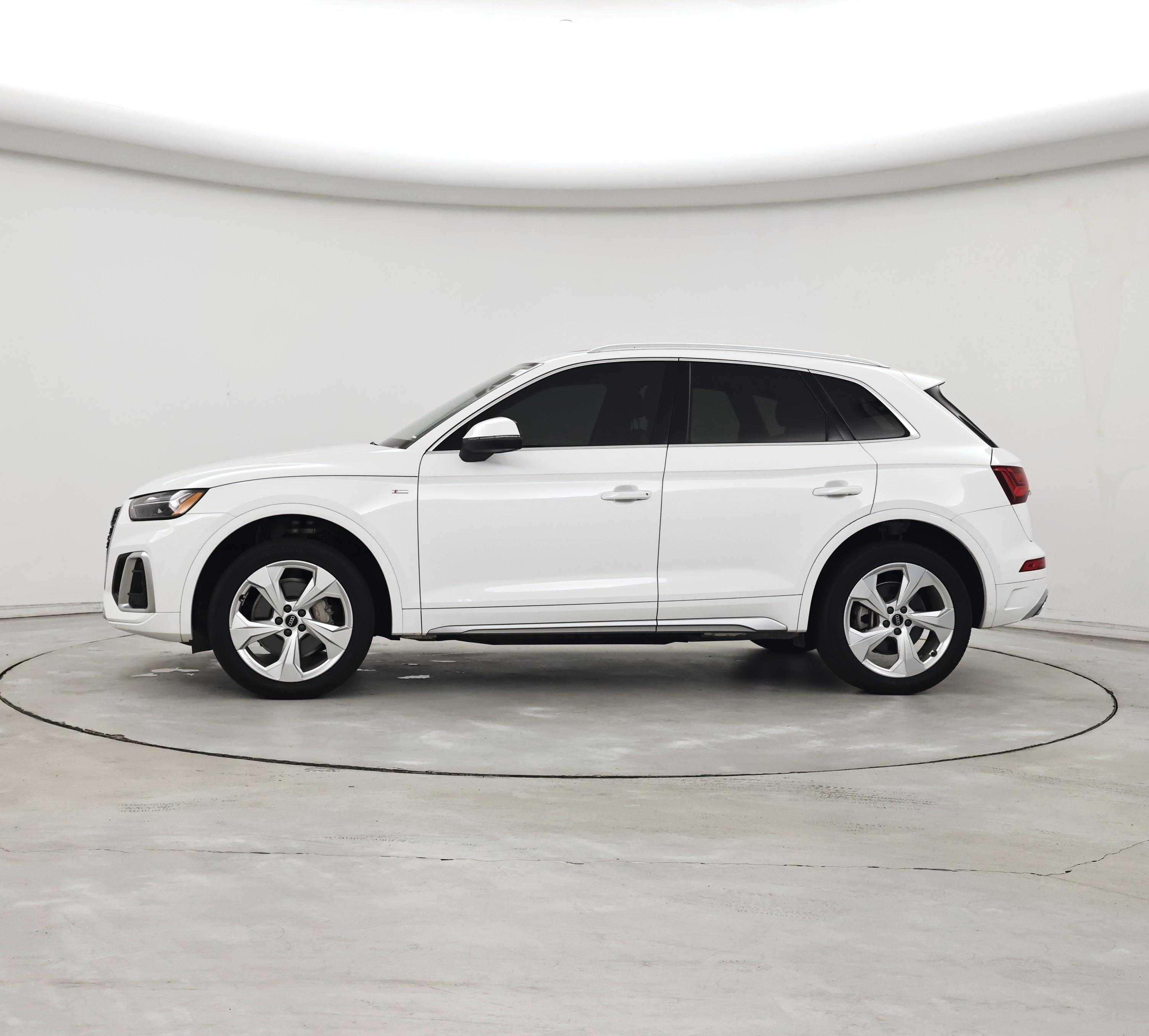 Thumbnail: 2023 Audi Q5 - 3
