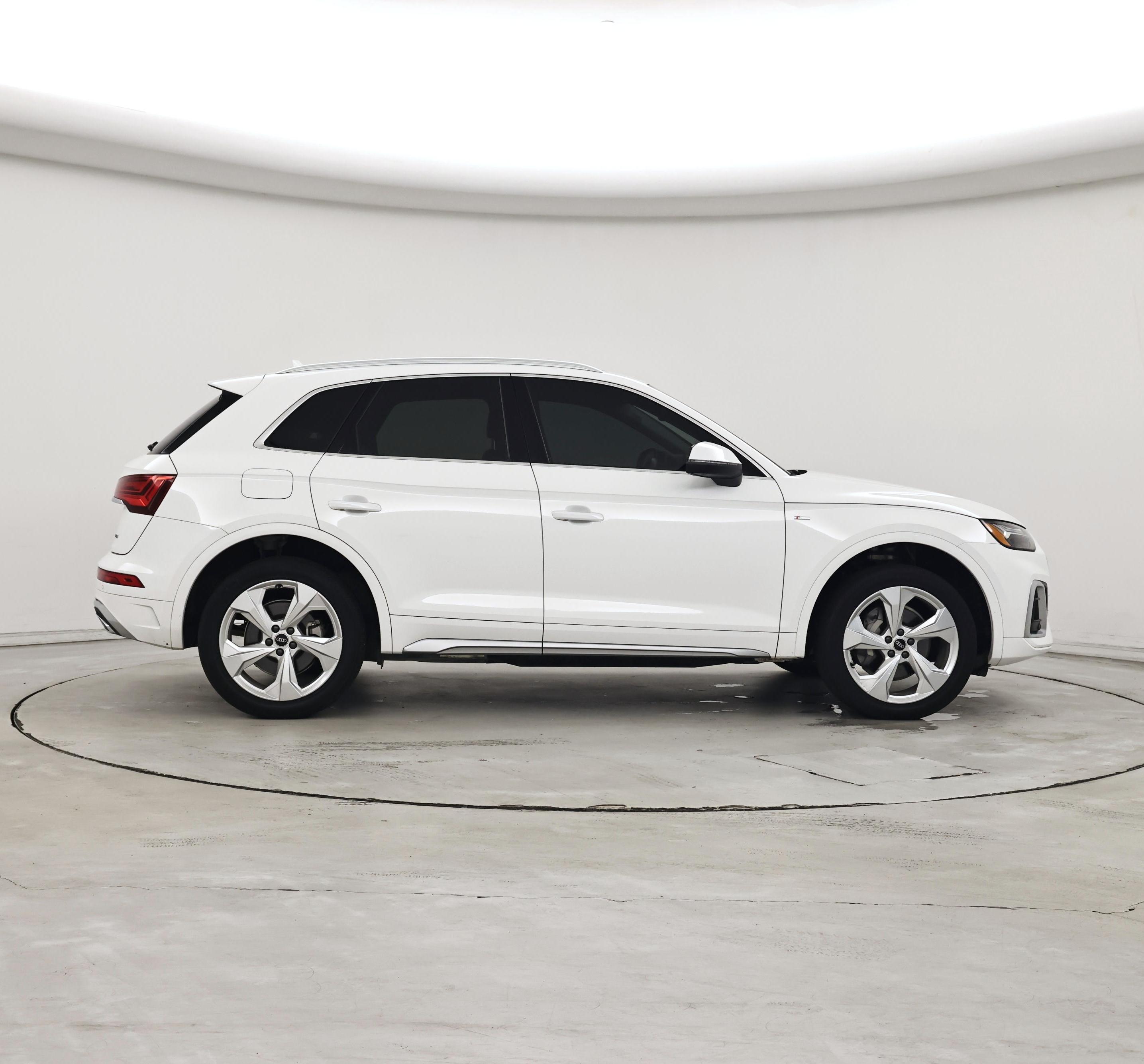 Thumbnail: 2023 Audi Q5 - 7