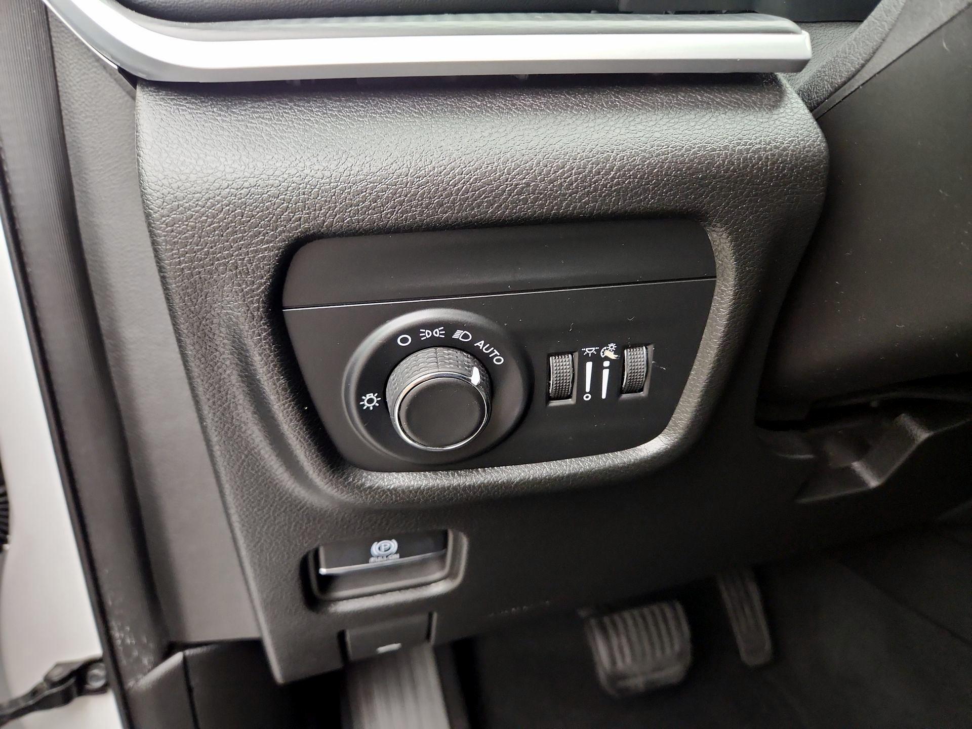 Thumbnail: 2024 Jeep Grand Cherokee - 13