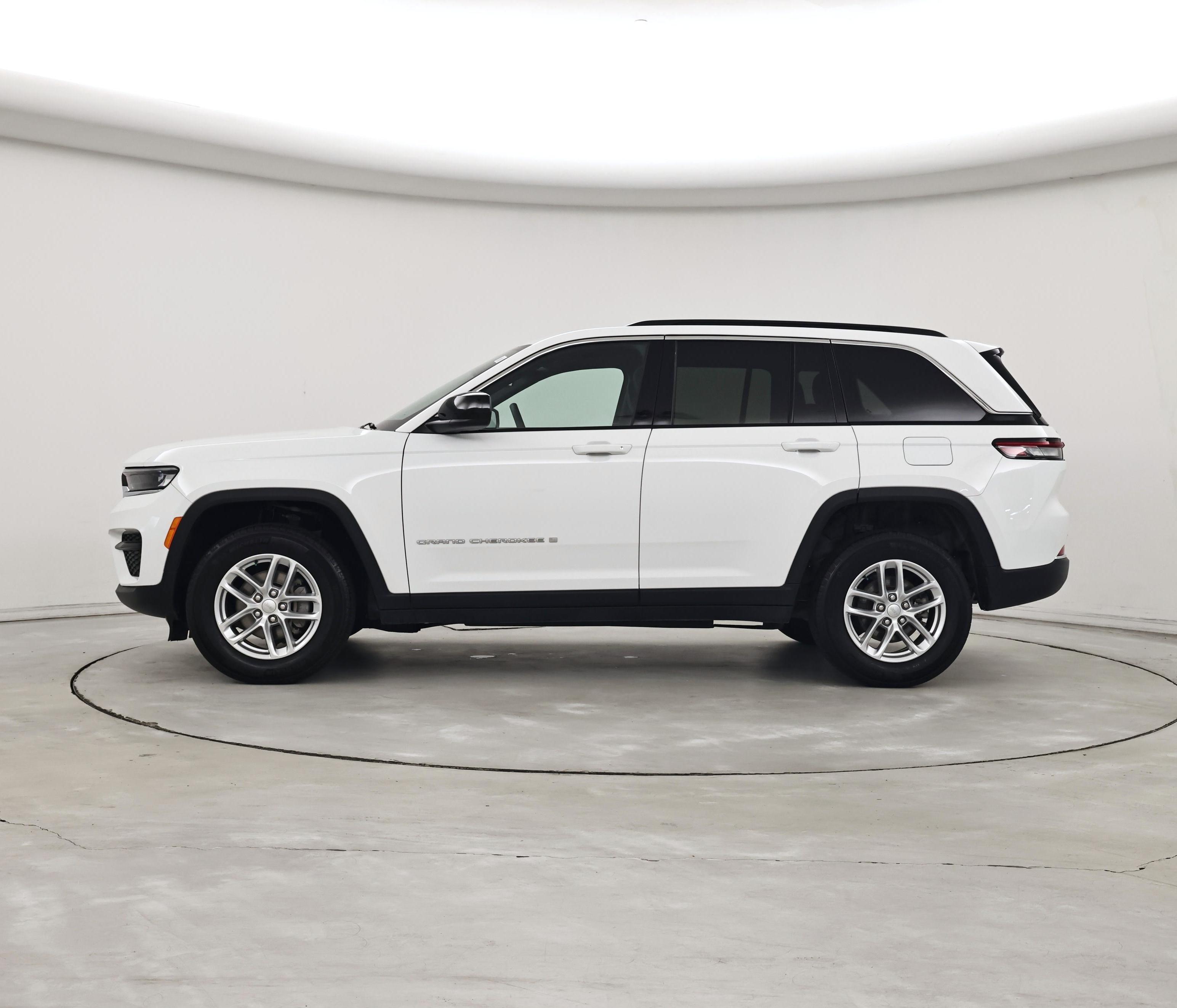 Thumbnail: 2024 Jeep Grand Cherokee - 3