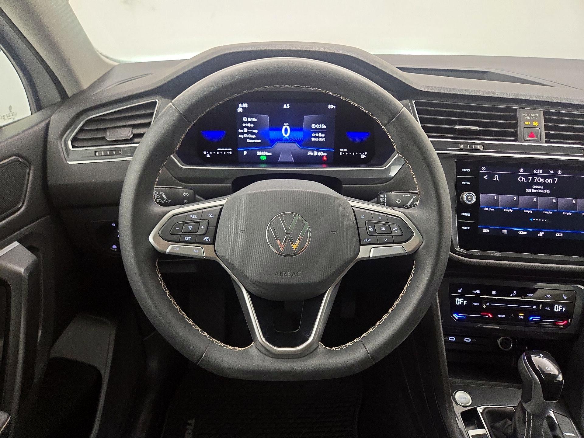 Thumbnail: 2023 Volkswagen Tiguan - 10