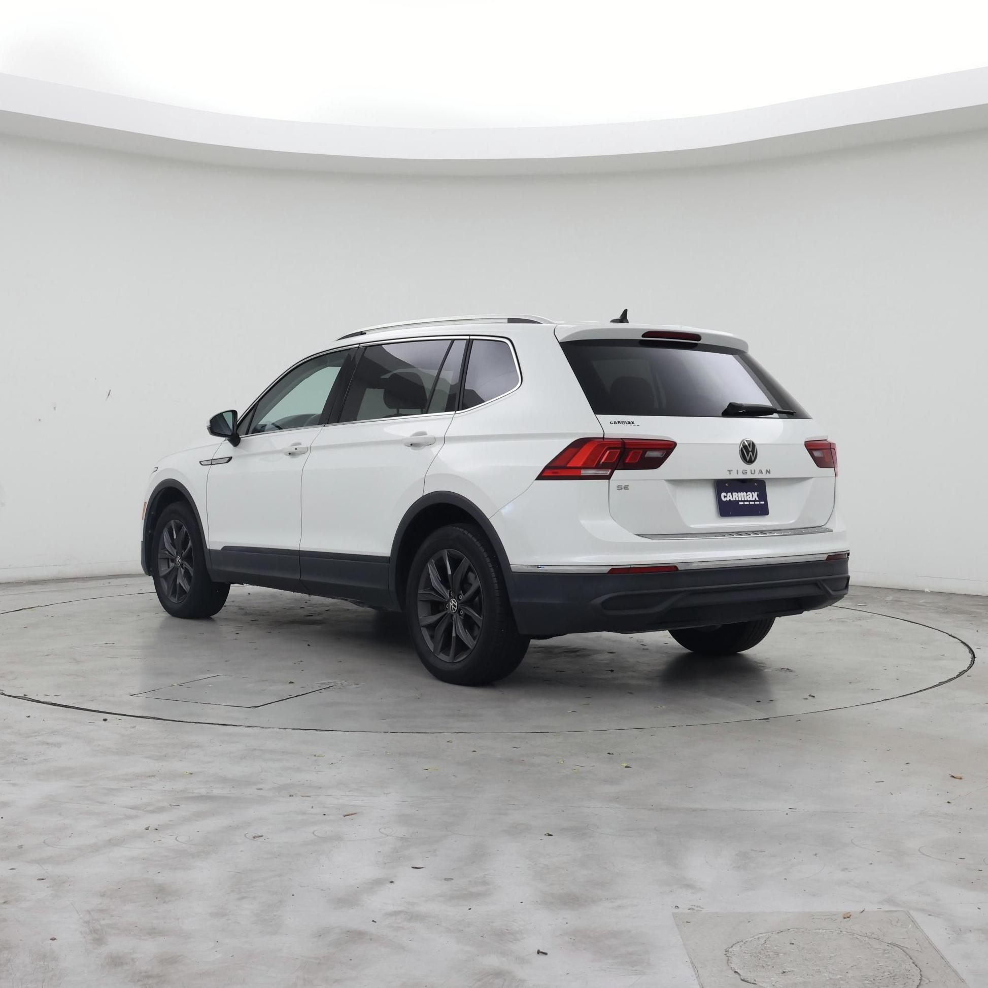 Thumbnail: 2023 Volkswagen Tiguan - 2