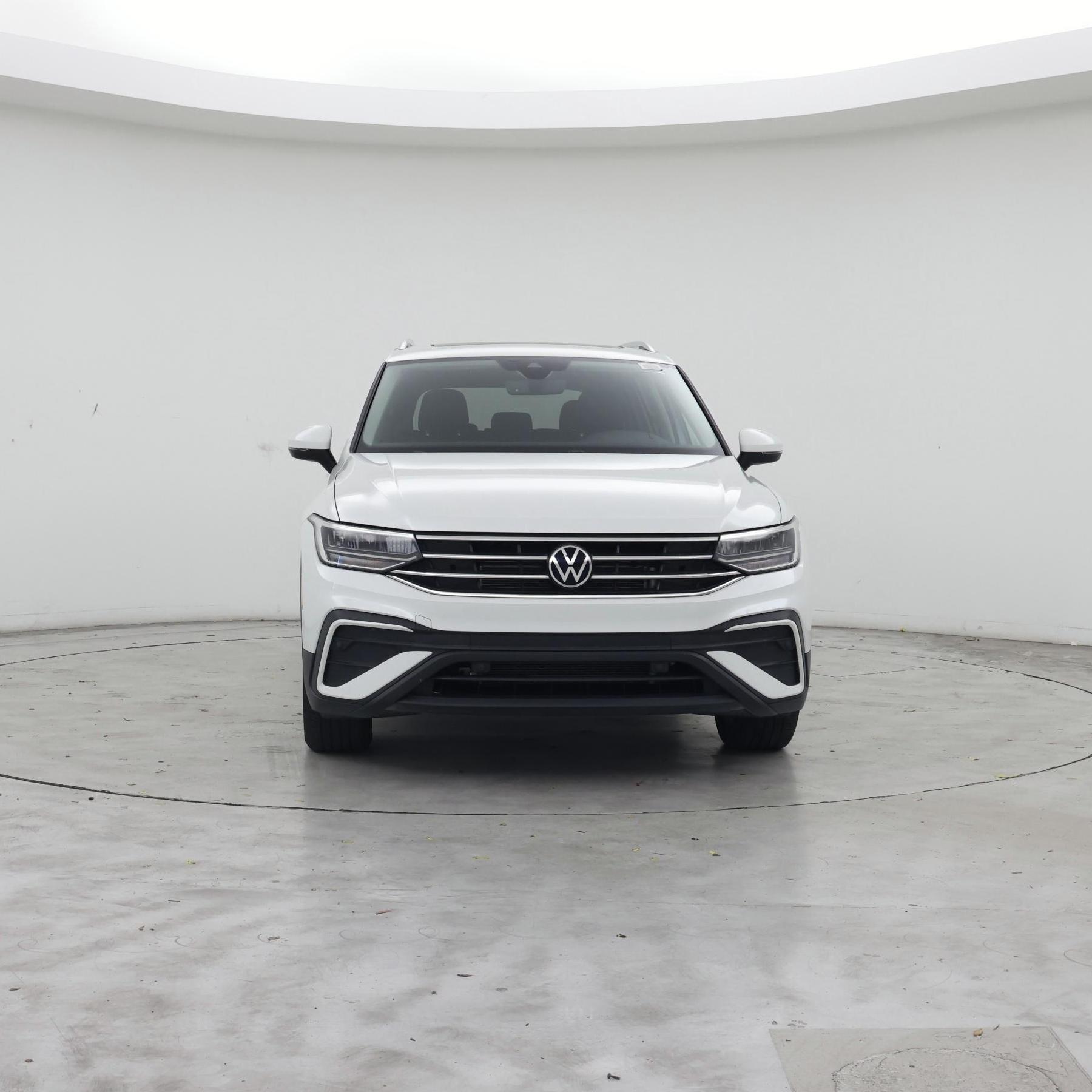 Thumbnail: 2023 Volkswagen Tiguan - 5