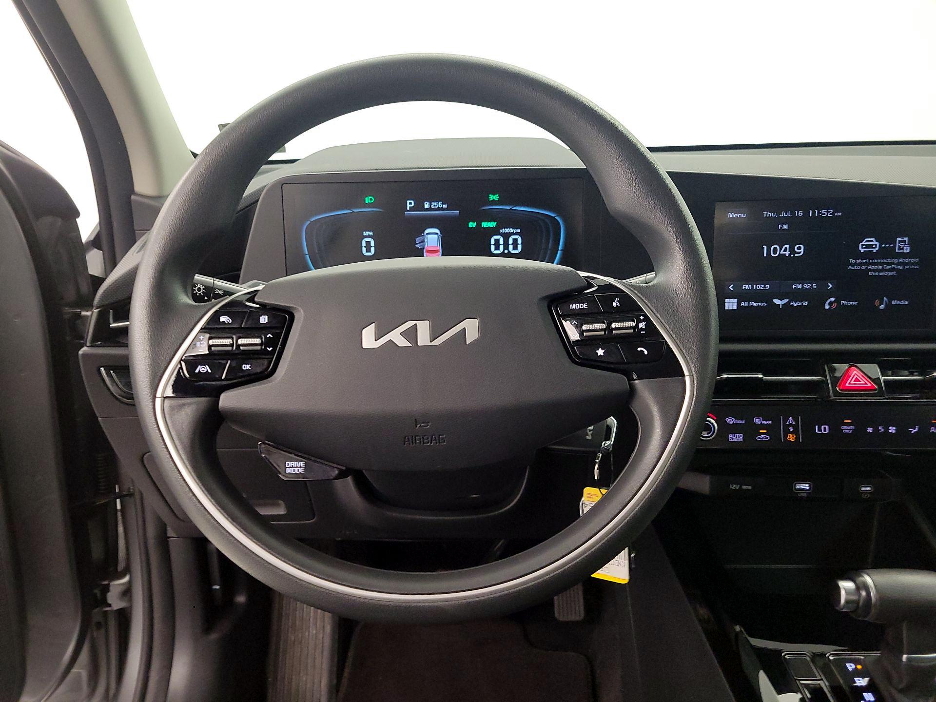Thumbnail: 2023 Kia Niro - 10
