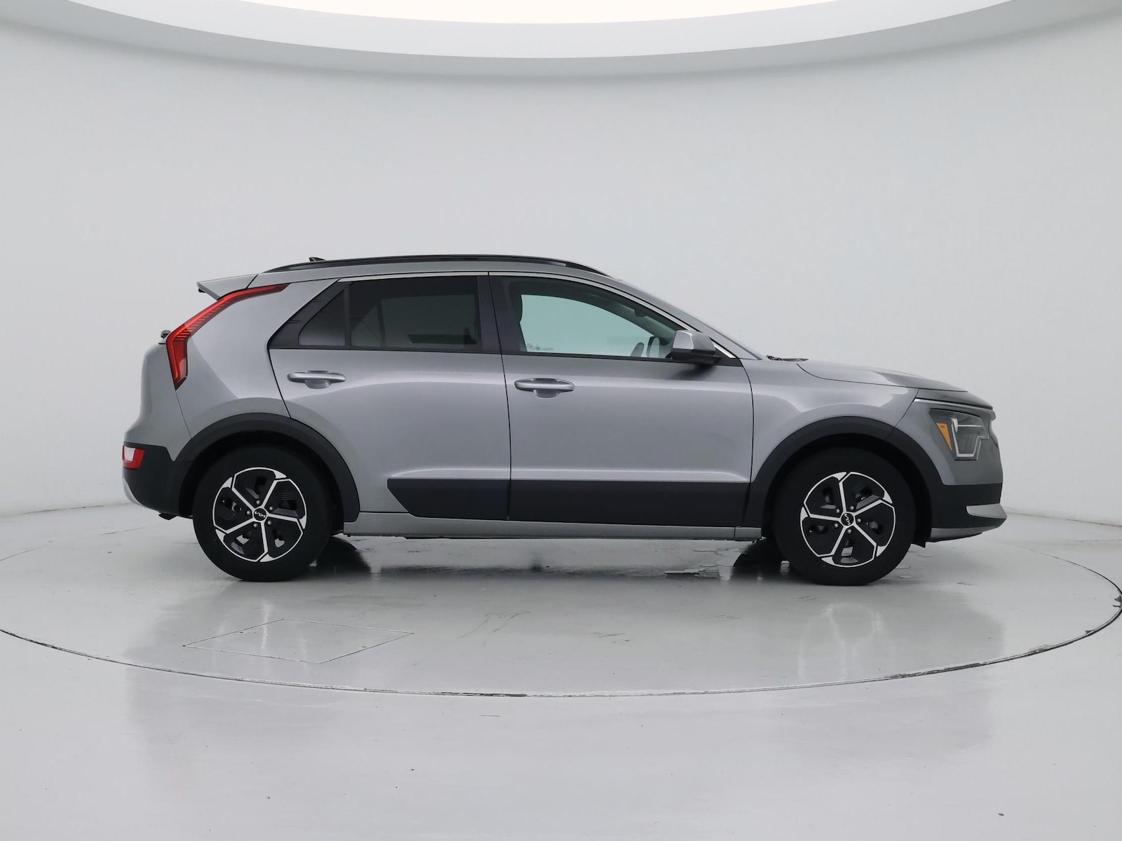 2023 Kia Niro LX - Photo 8