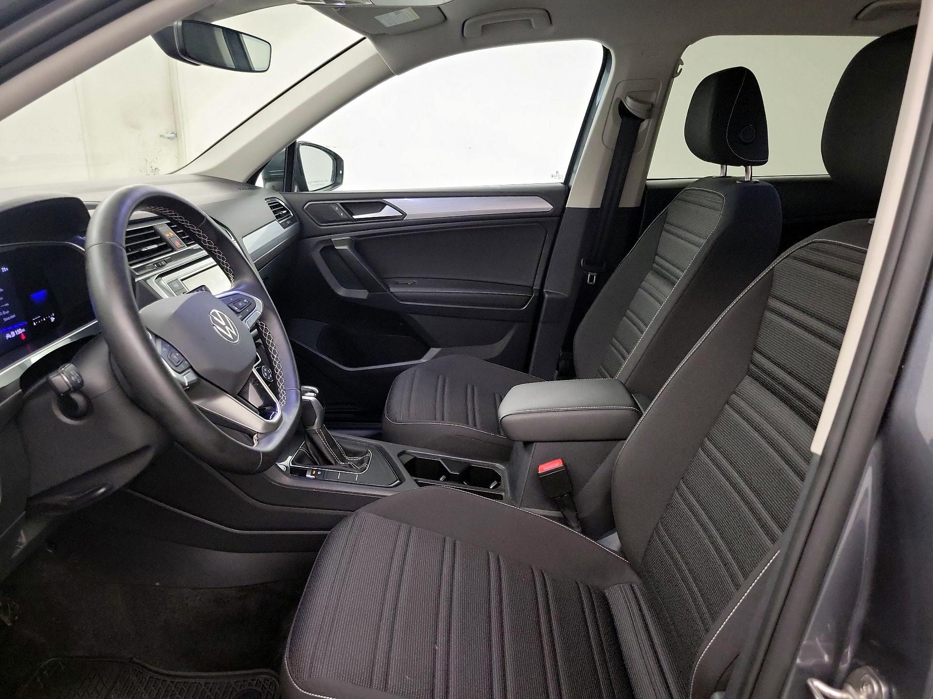 Thumbnail: 2023 Volkswagen Tiguan - 11