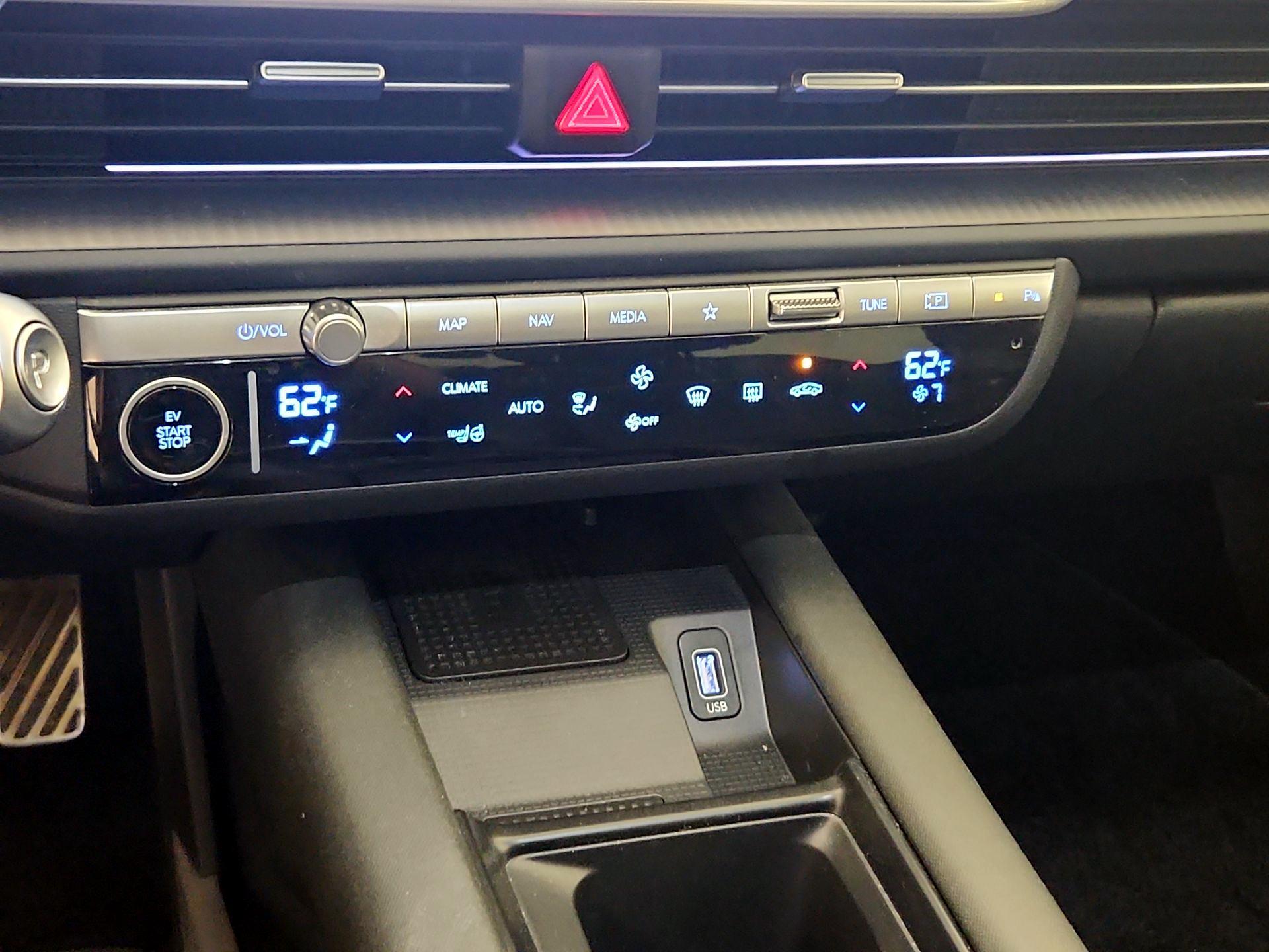 Thumbnail: 2023 Hyundai Ioniq 6 - 17