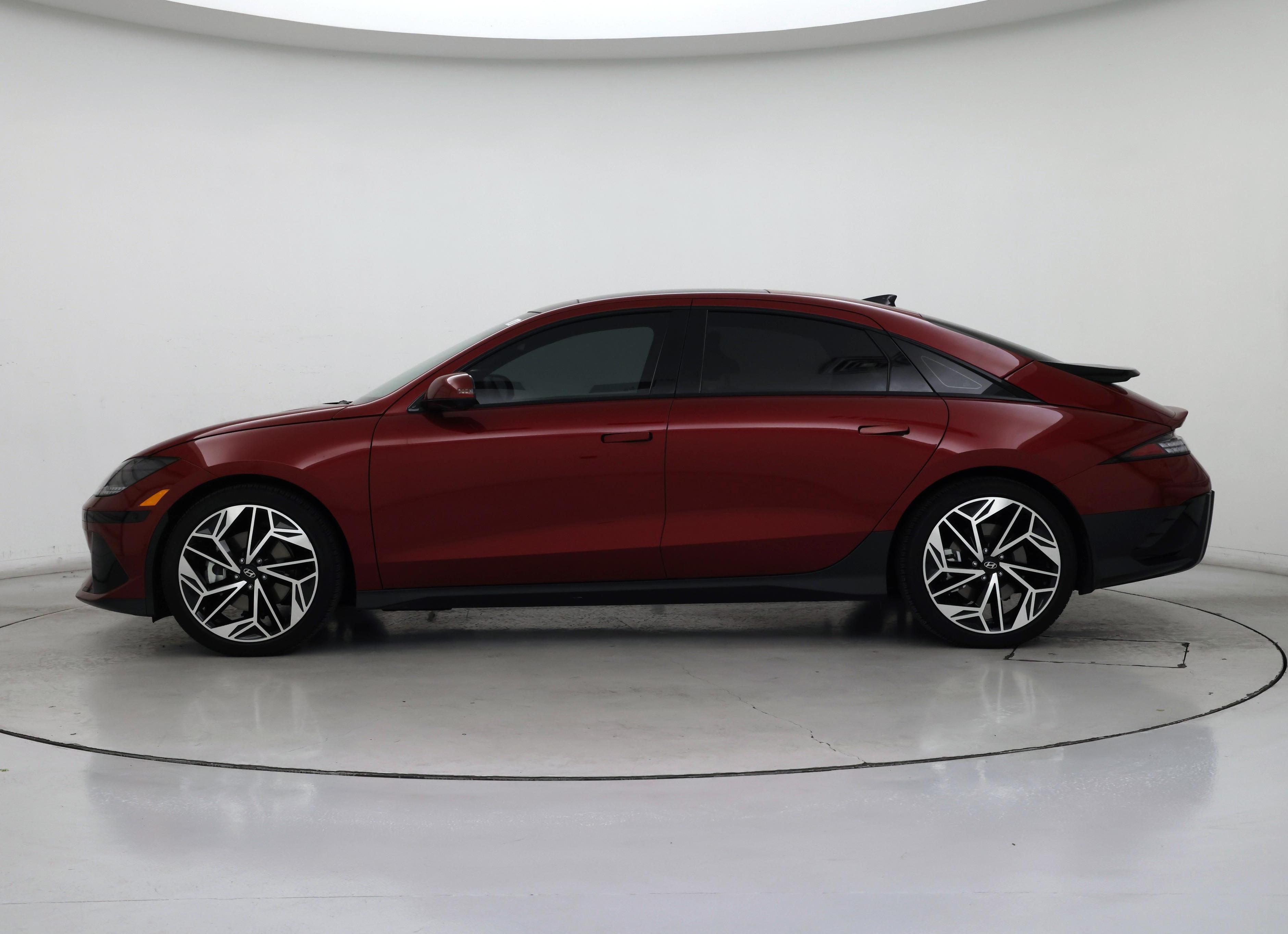 Thumbnail: 2023 Hyundai Ioniq 6 - 3