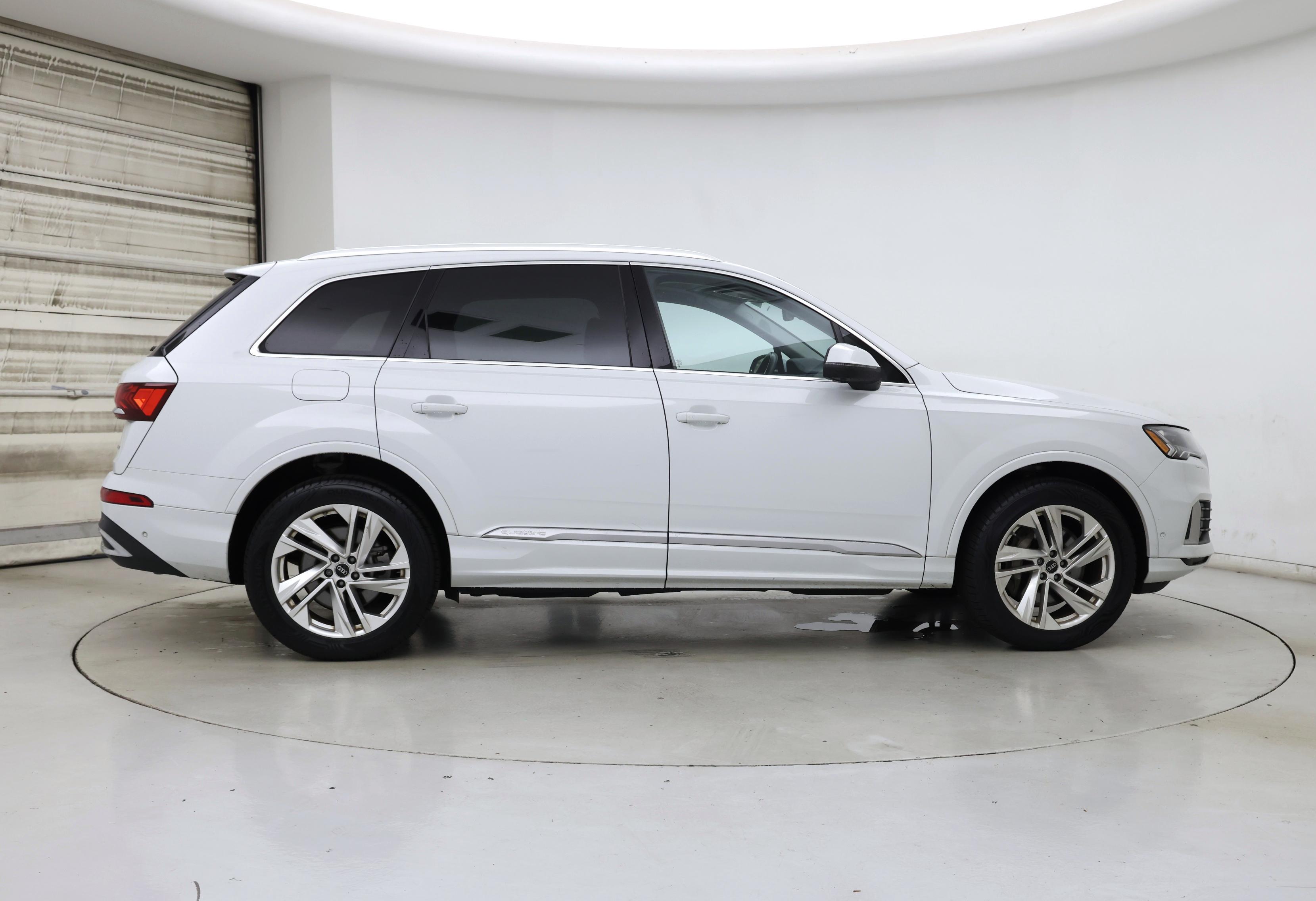 Thumbnail: 2023 Audi Q7 - 7