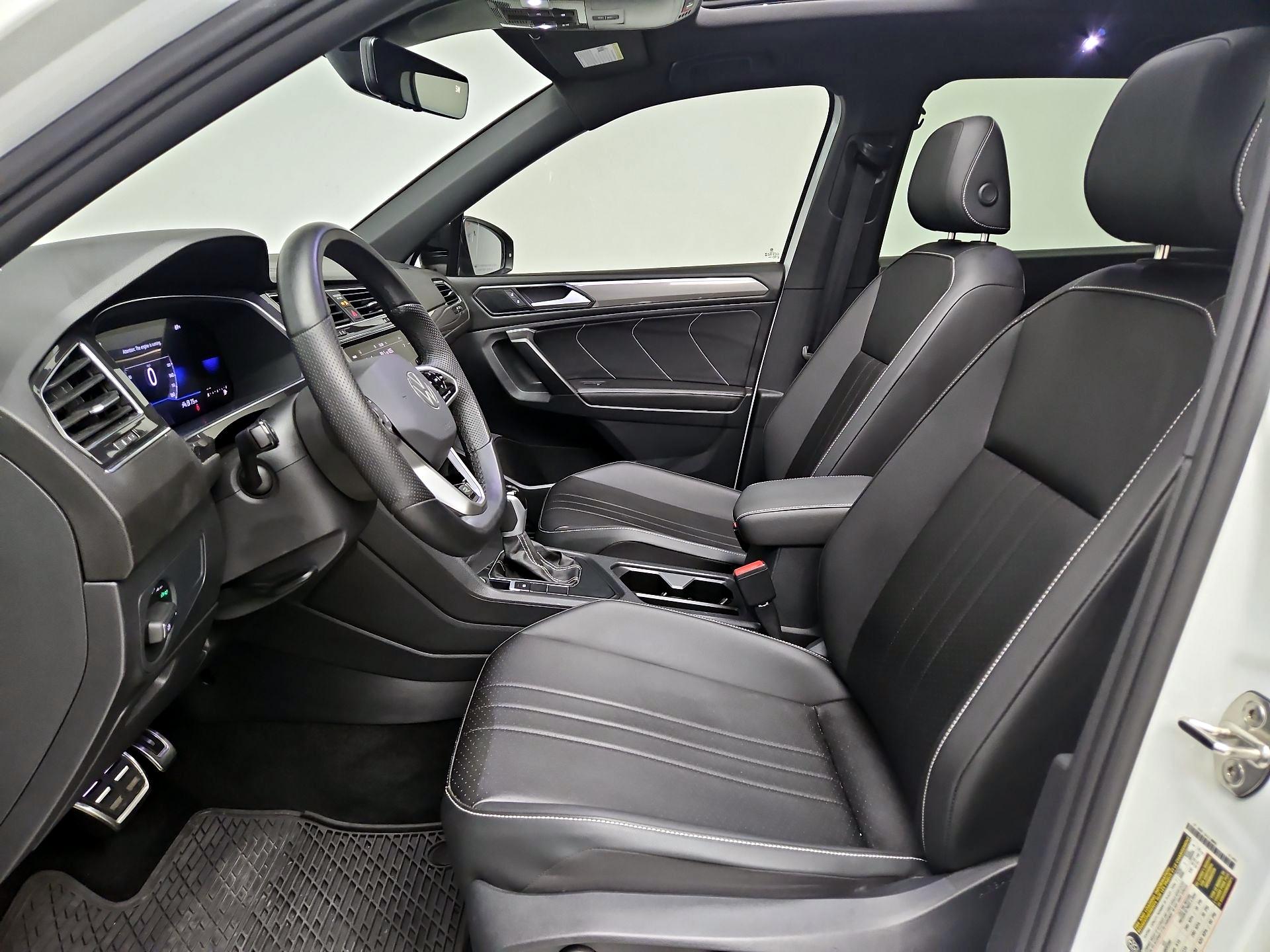 Thumbnail: 2023 Volkswagen Tiguan - 11