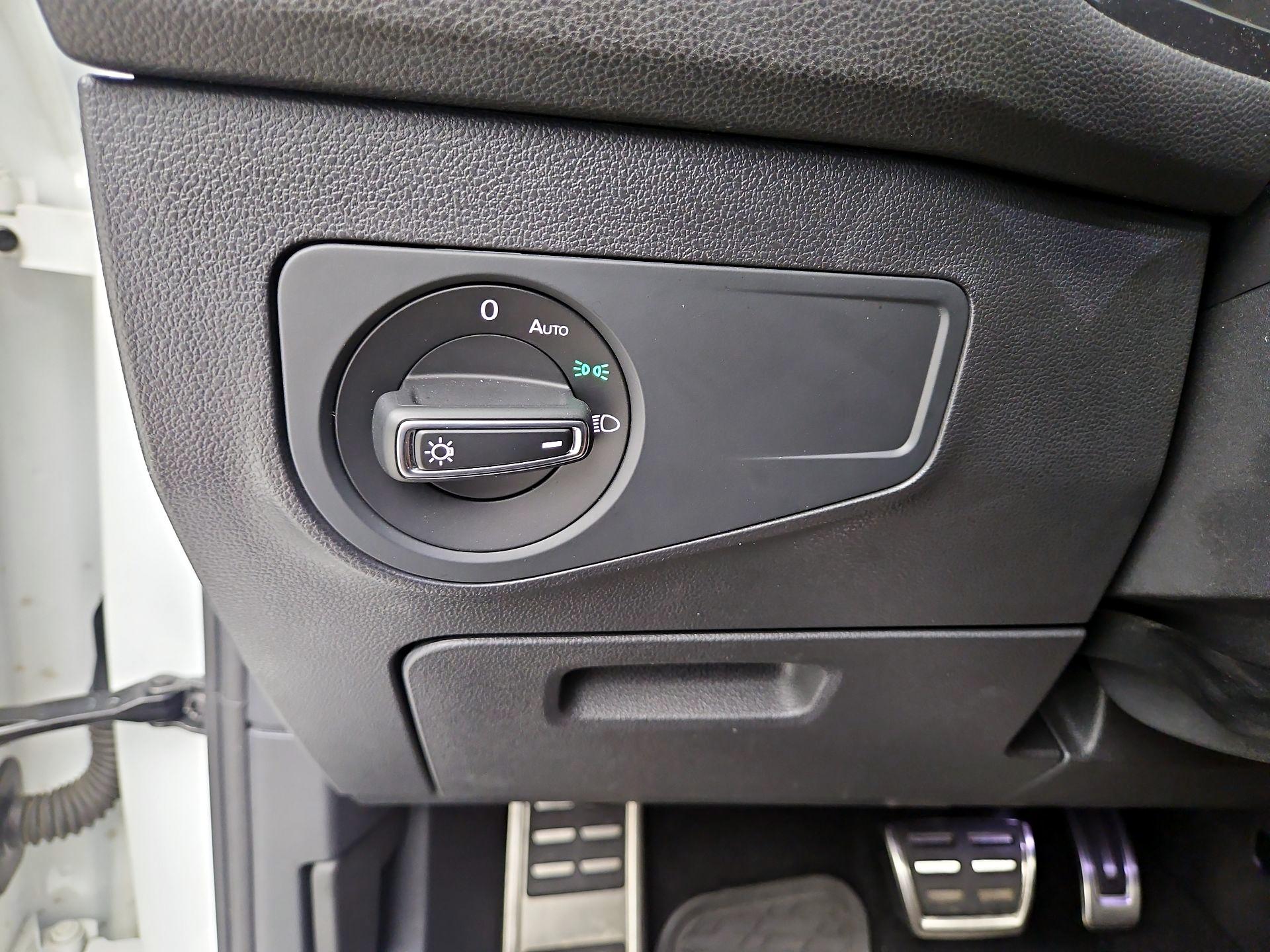 Thumbnail: 2023 Volkswagen Tiguan - 13