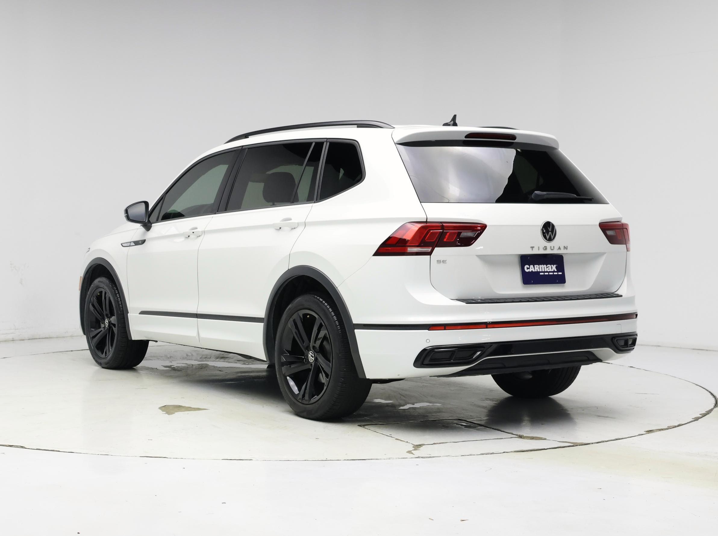 Thumbnail: 2023 Volkswagen Tiguan - 2