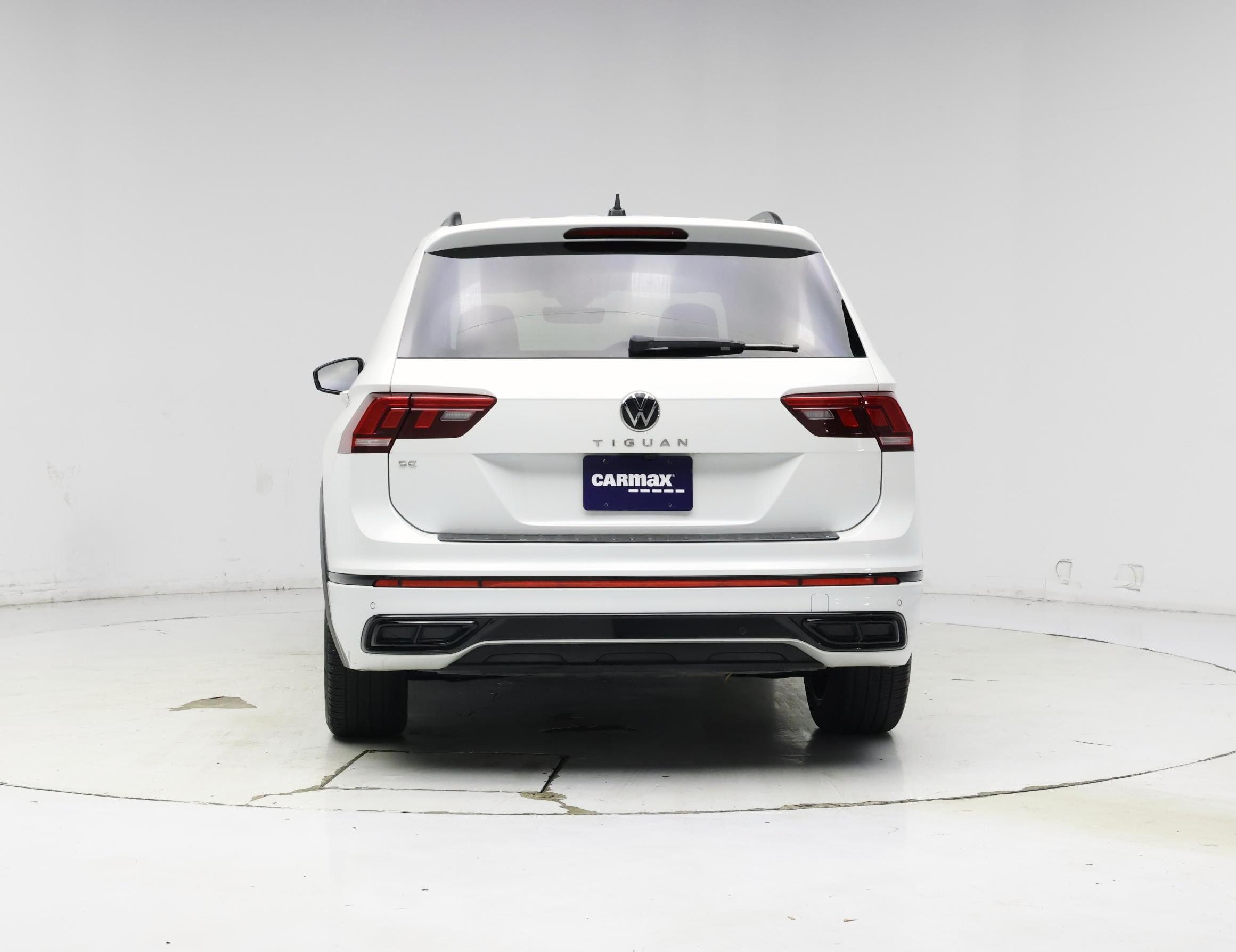 Thumbnail: 2023 Volkswagen Tiguan - 6