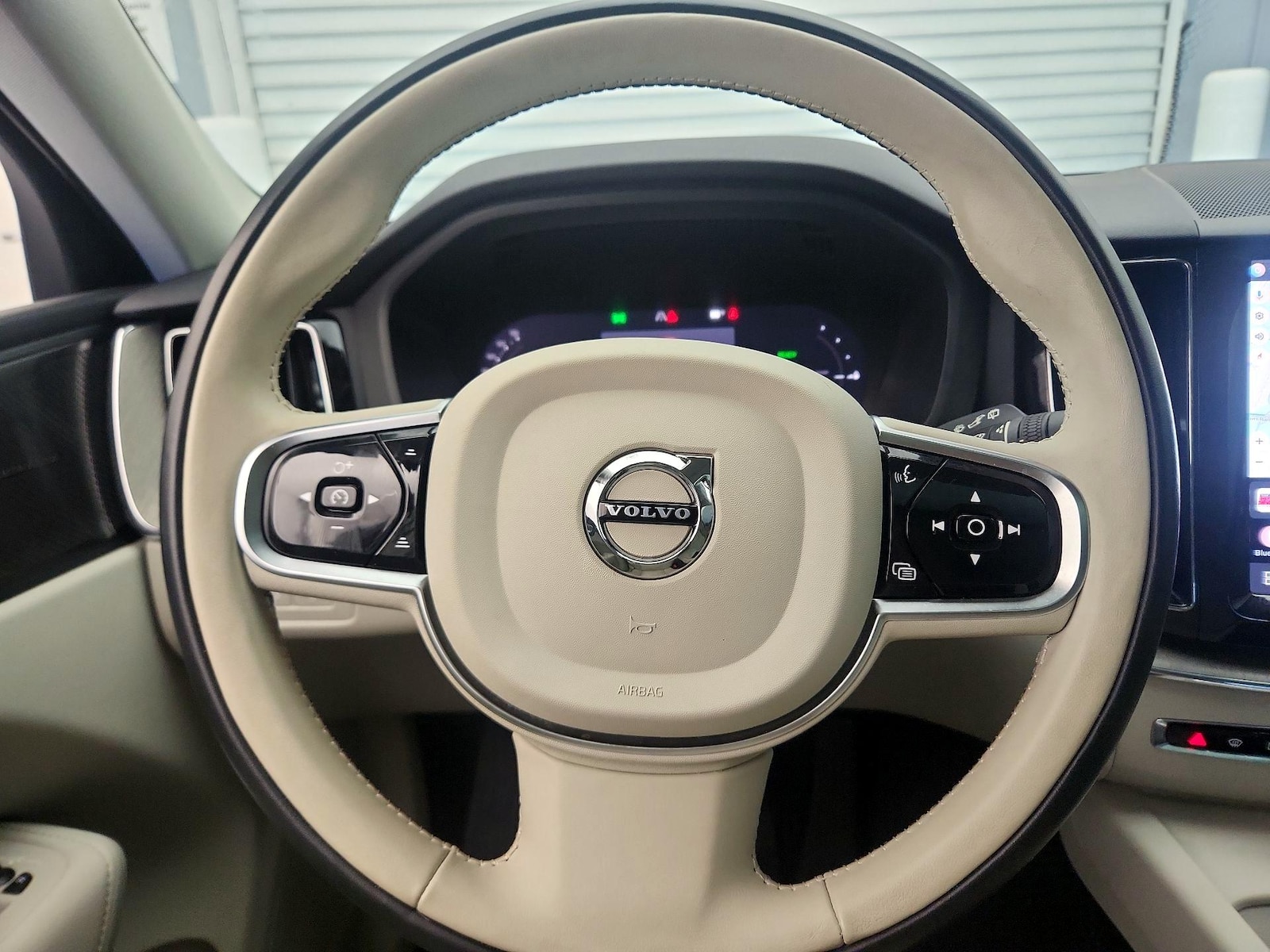 2023 Volvo XC60 Plus - Photo 11