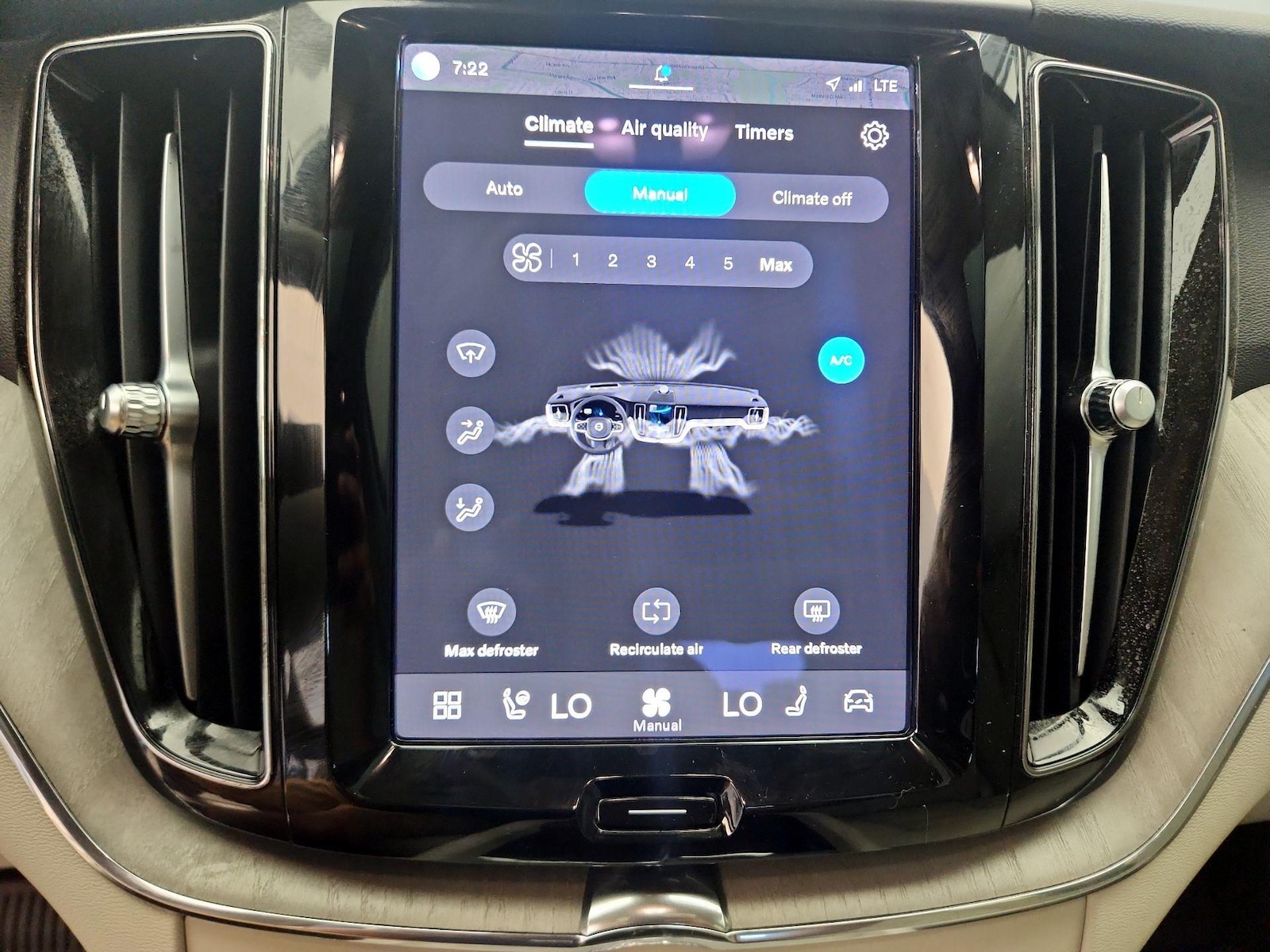 2023 Volvo XC60 Plus - Photo 18