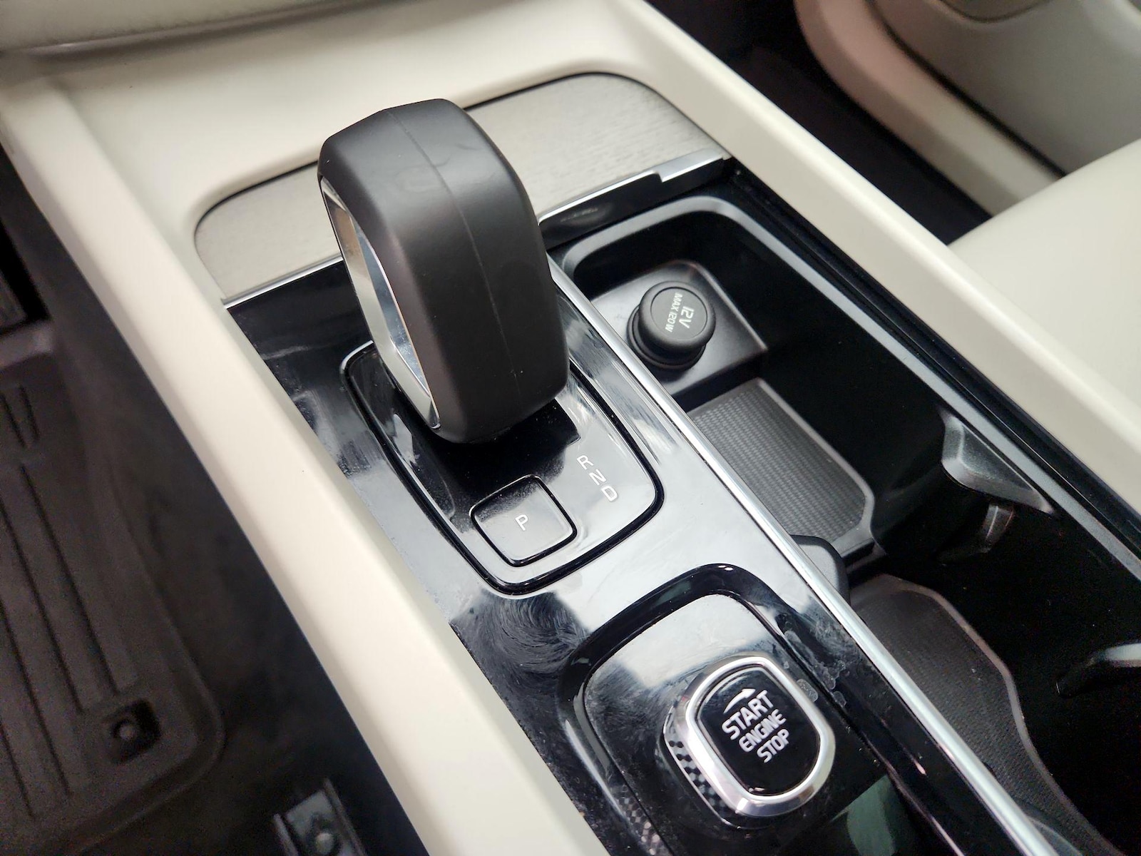 2023 Volvo XC60 Plus - Photo 19