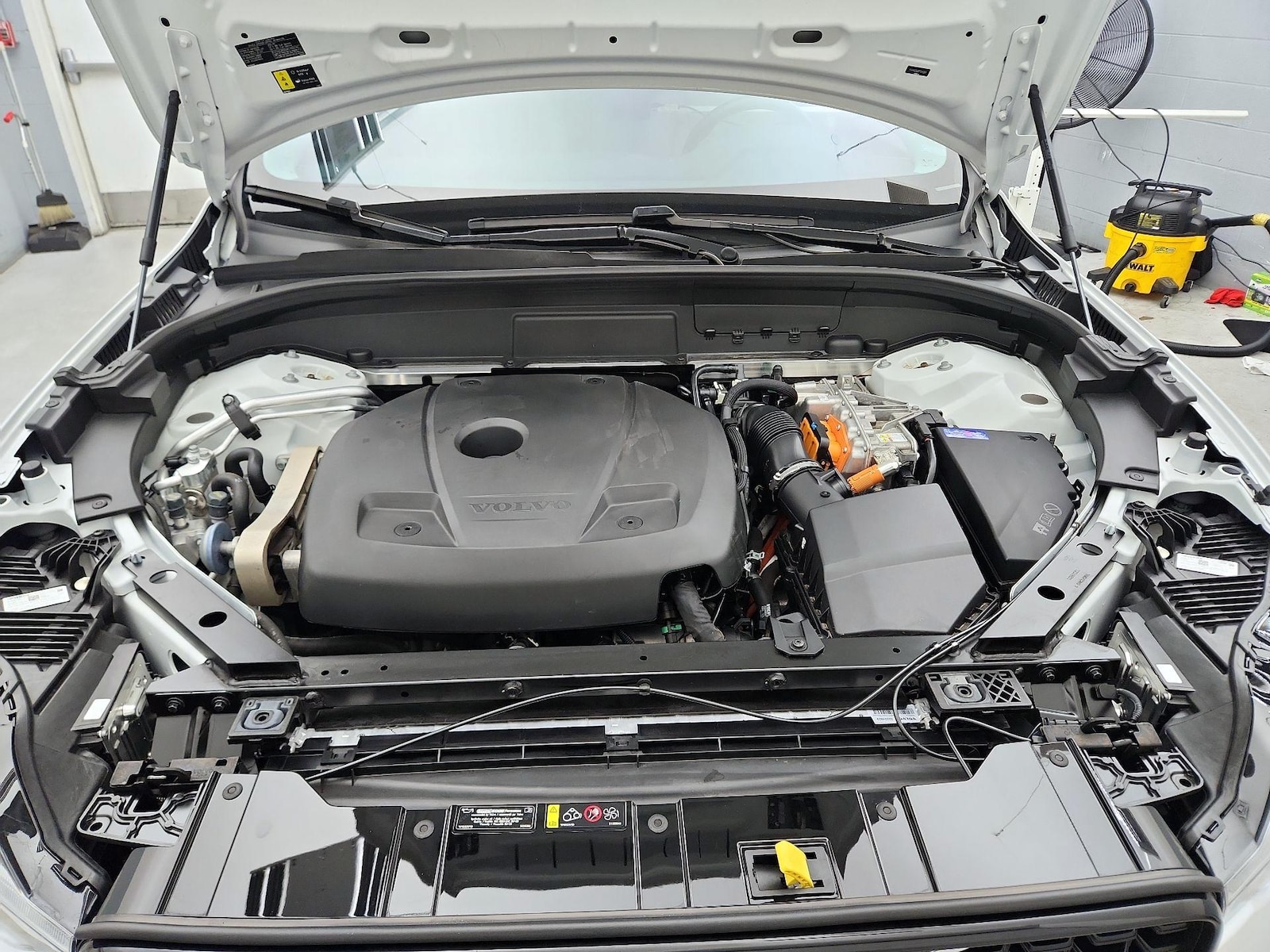 2023 Volvo XC60 Plus - Photo 24