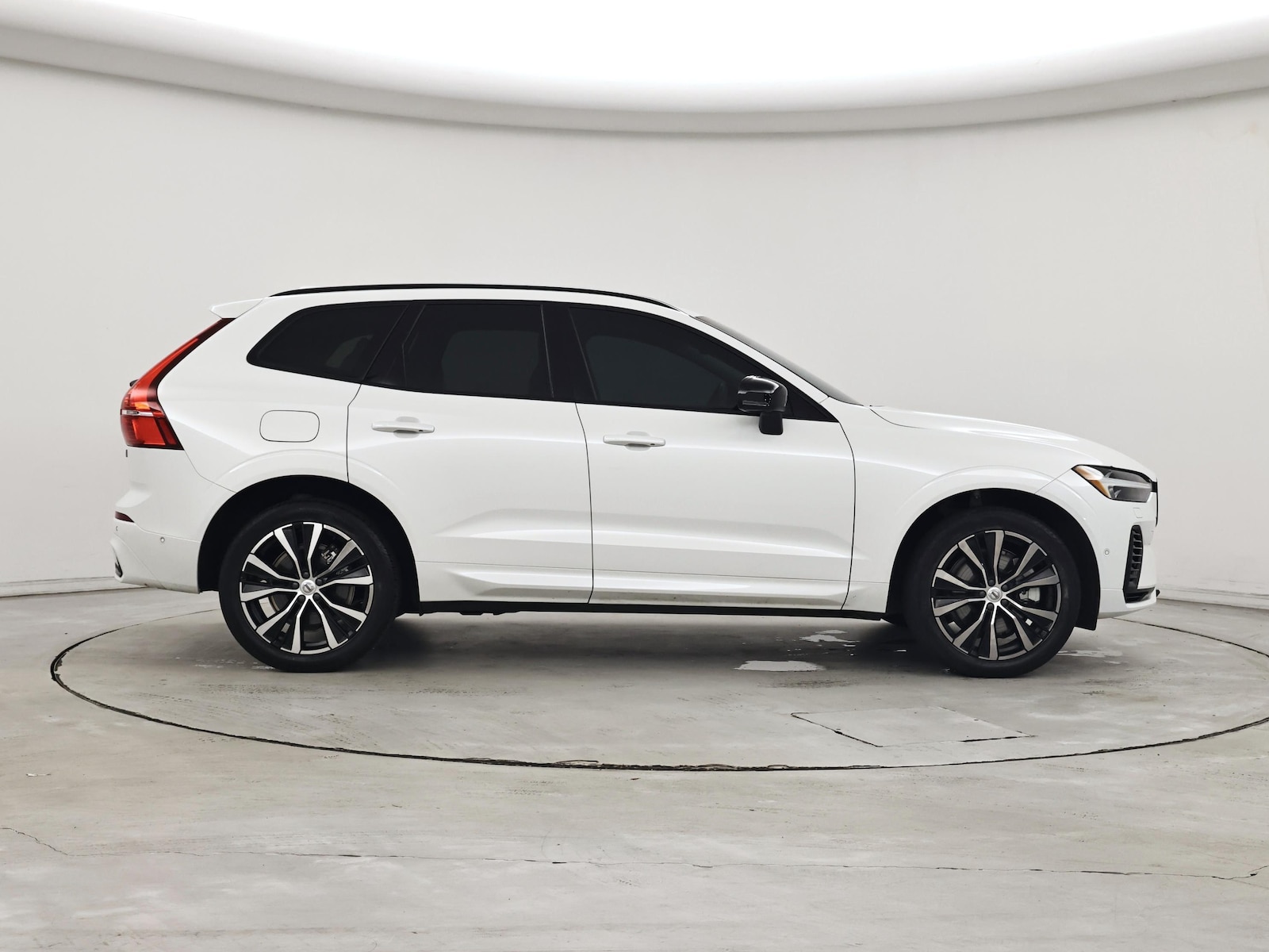 2023 Volvo XC60 Plus - Photo 8