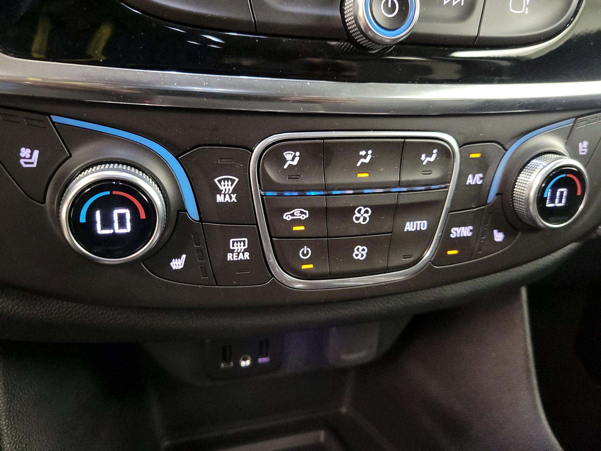 Thumbnail: 2018 Chevrolet Traverse - 17