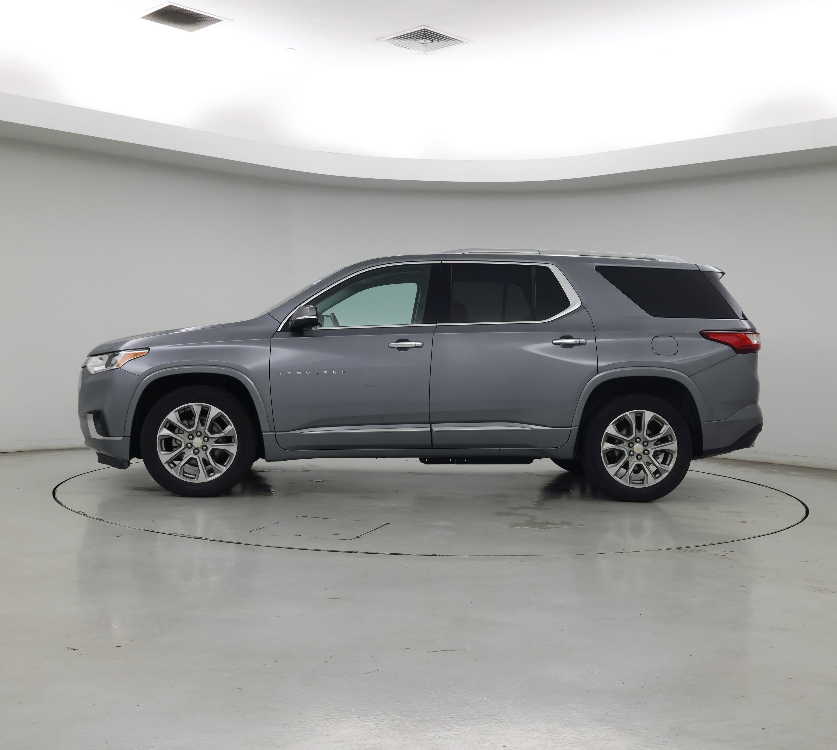 Thumbnail: 2018 Chevrolet Traverse - 3