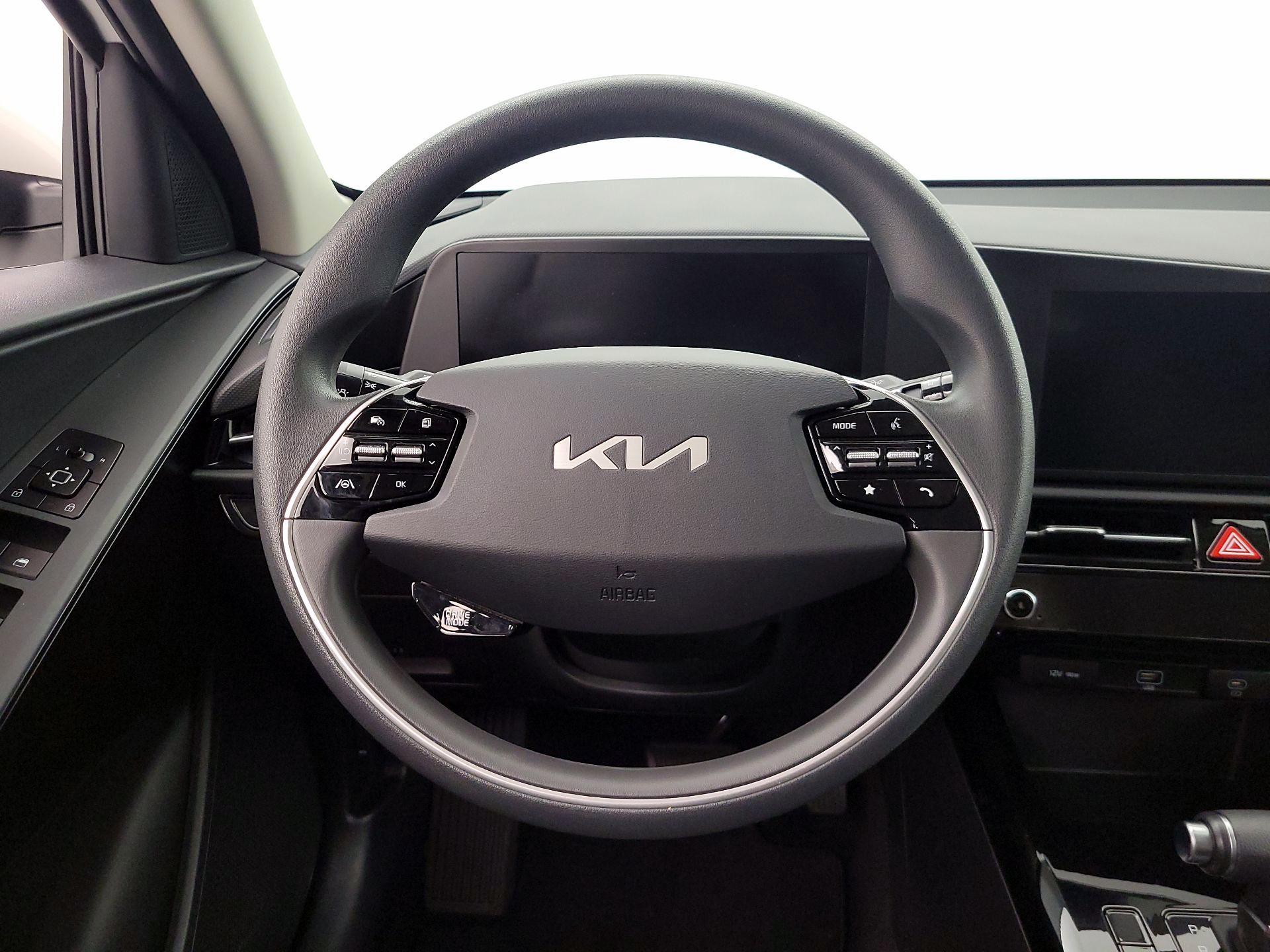Thumbnail: 2025 Kia Niro - 10