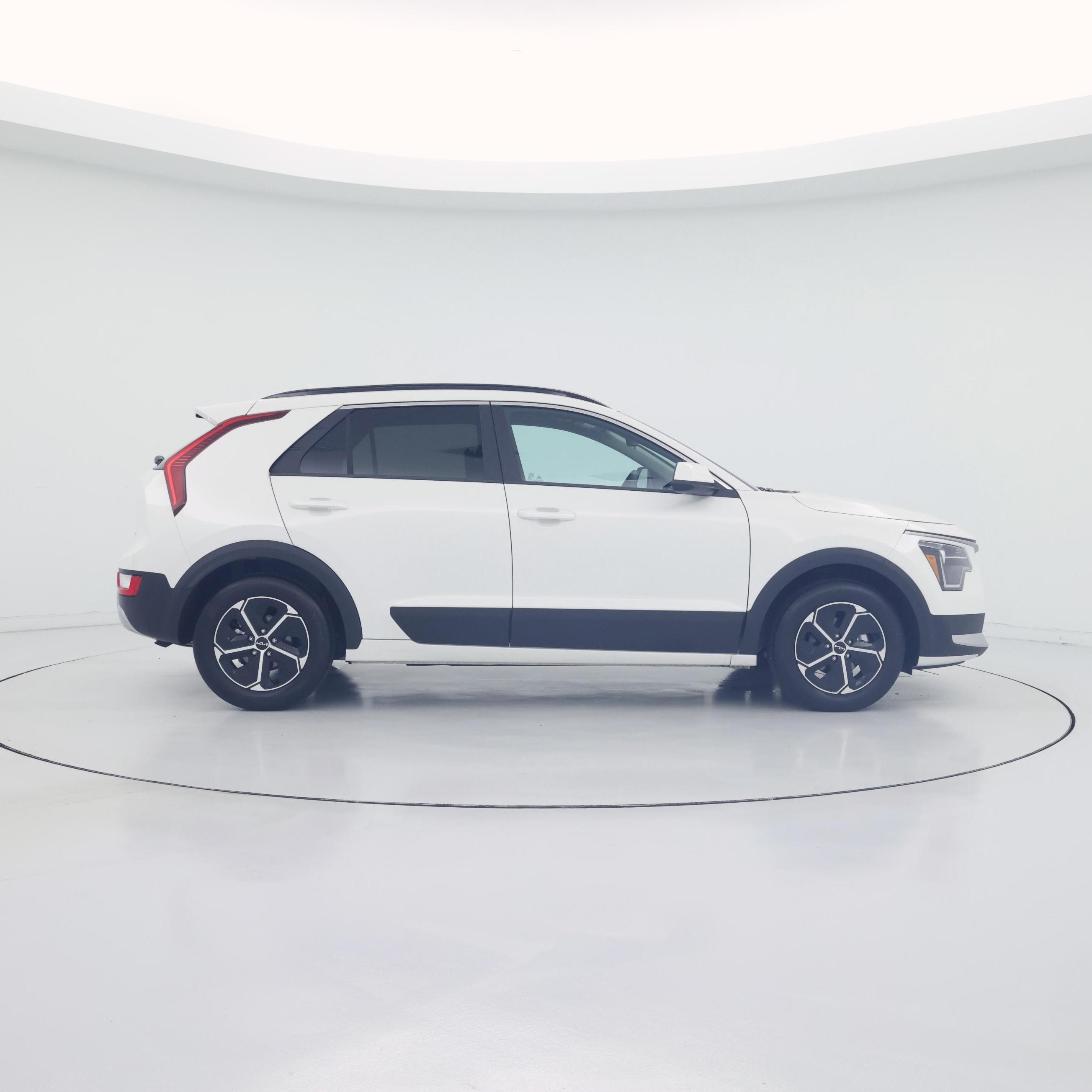 Thumbnail: 2025 Kia Niro - 7