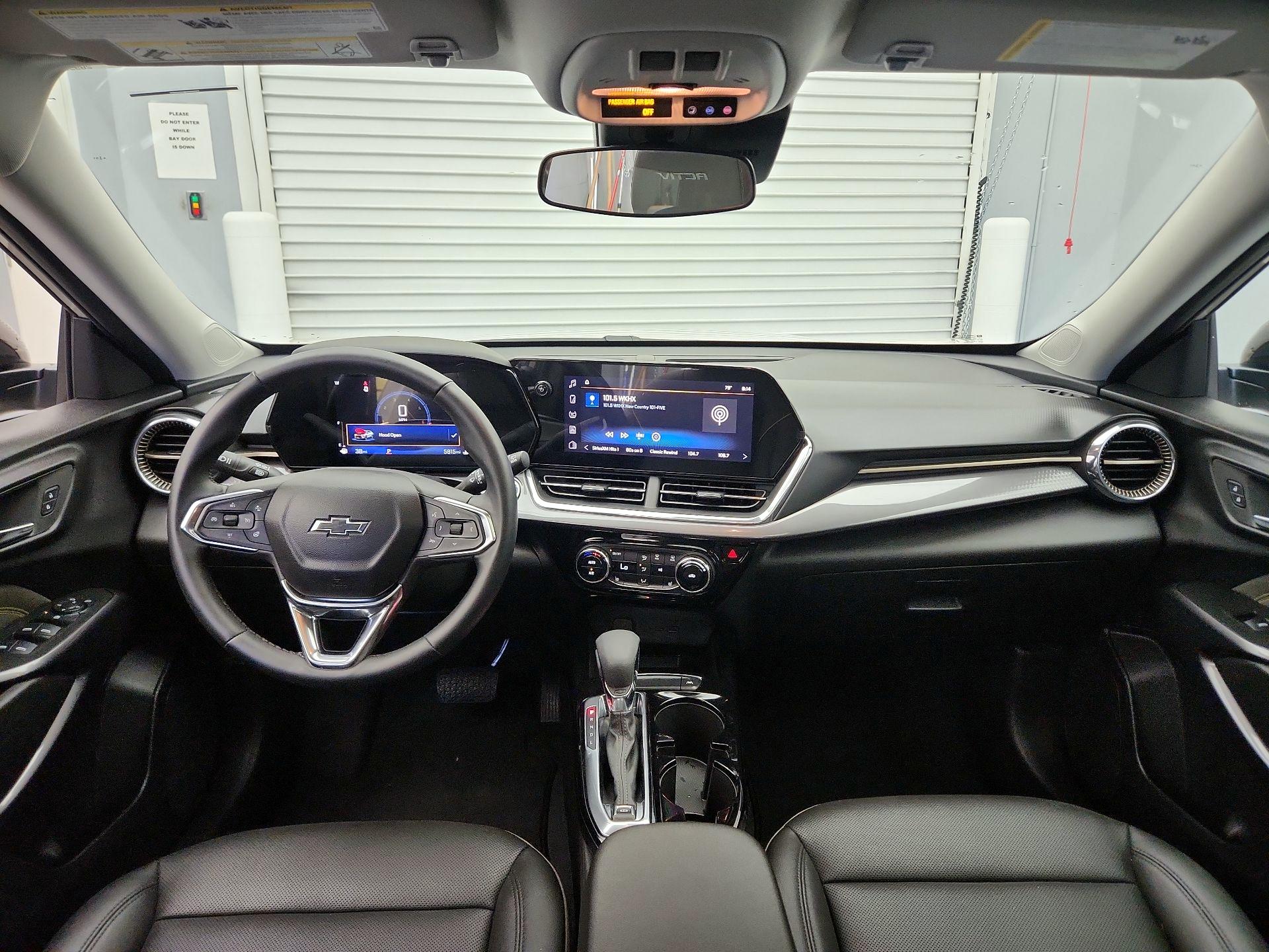 Thumbnail: 2026 Chevrolet Trax - 9