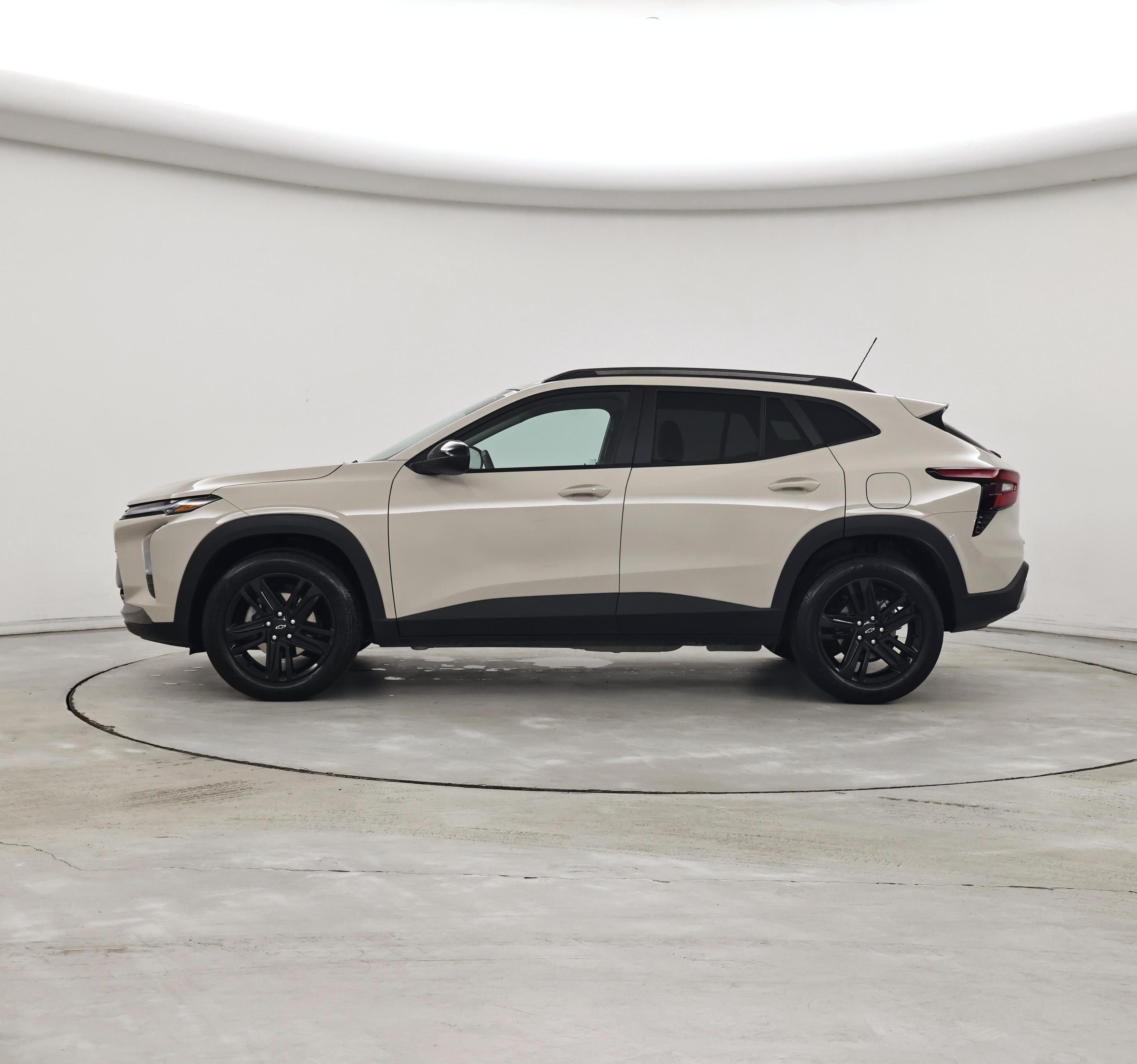 Thumbnail: 2026 Chevrolet Trax - 3