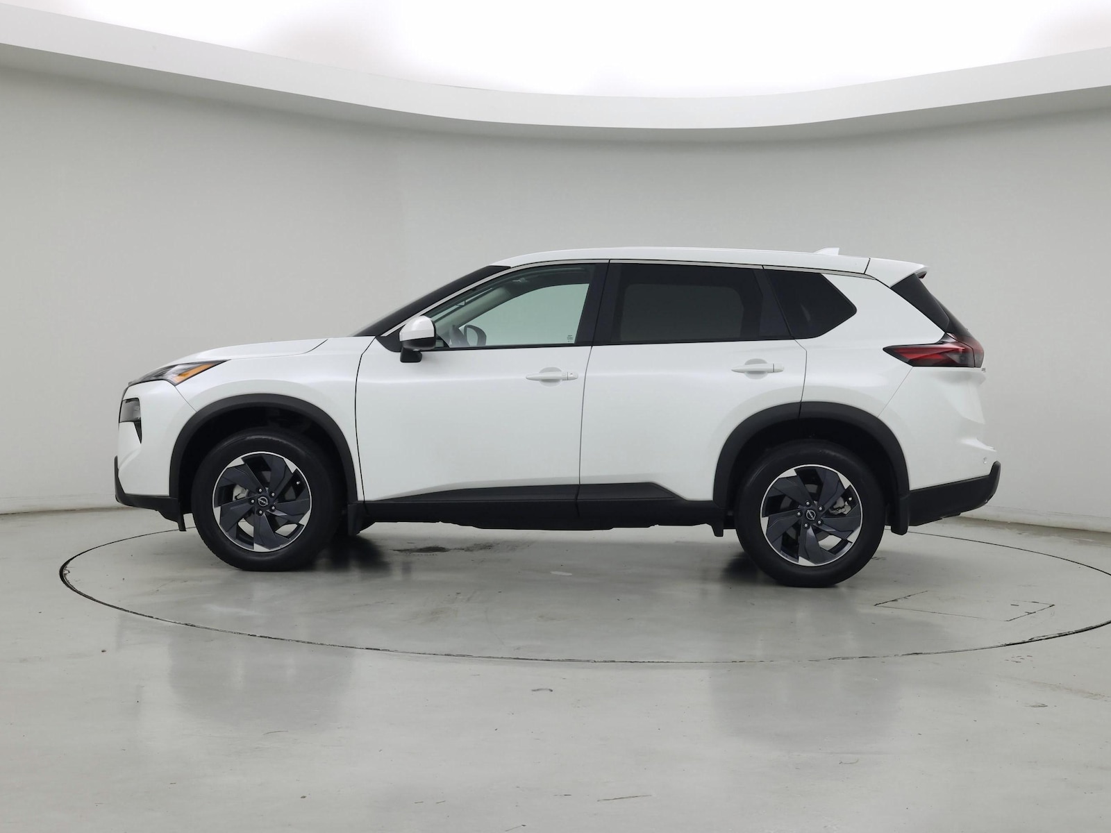 2026 Nissan Rogue SV - Photo 4