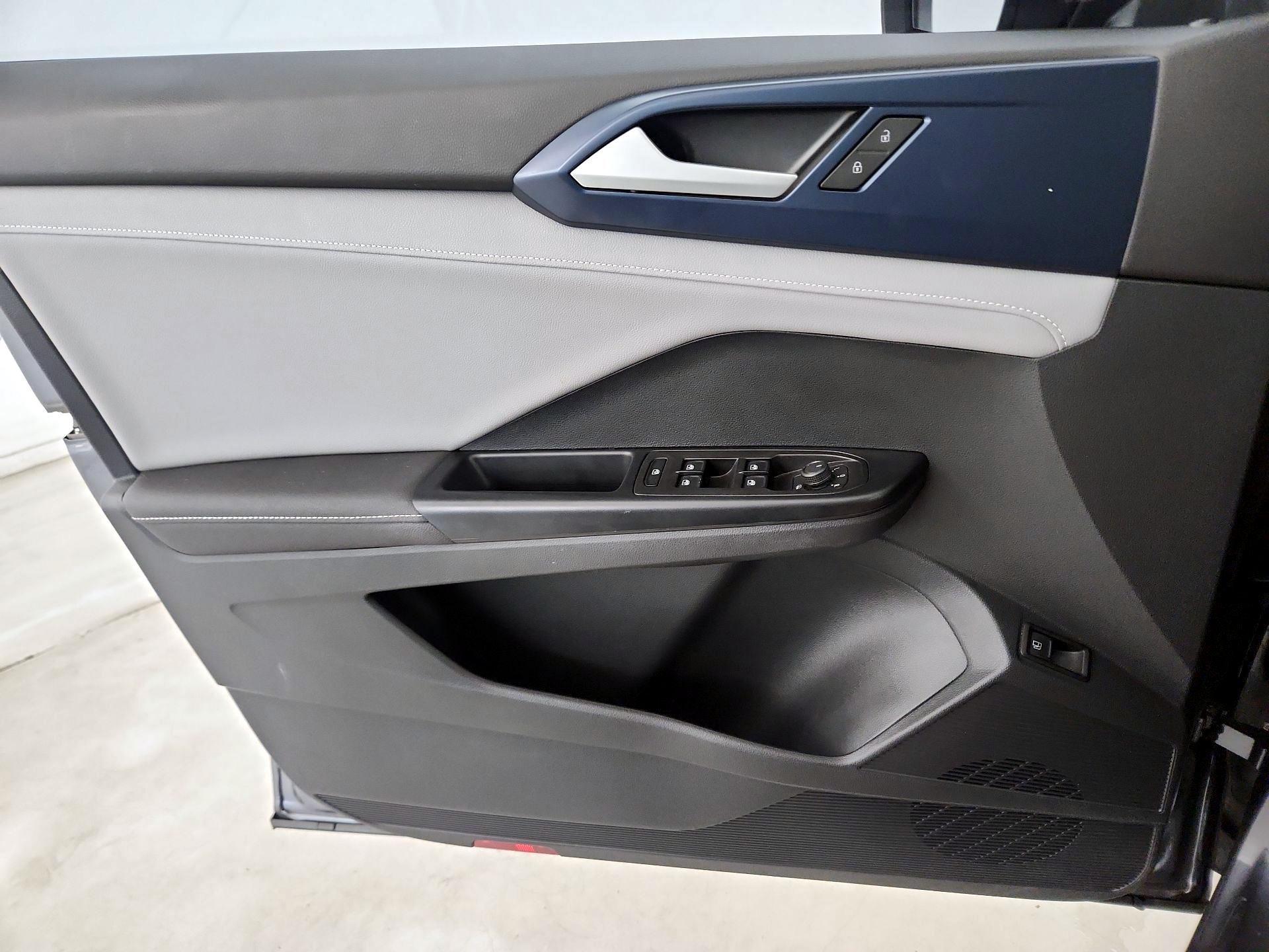 Thumbnail: 2024 Volkswagen Taos - 12