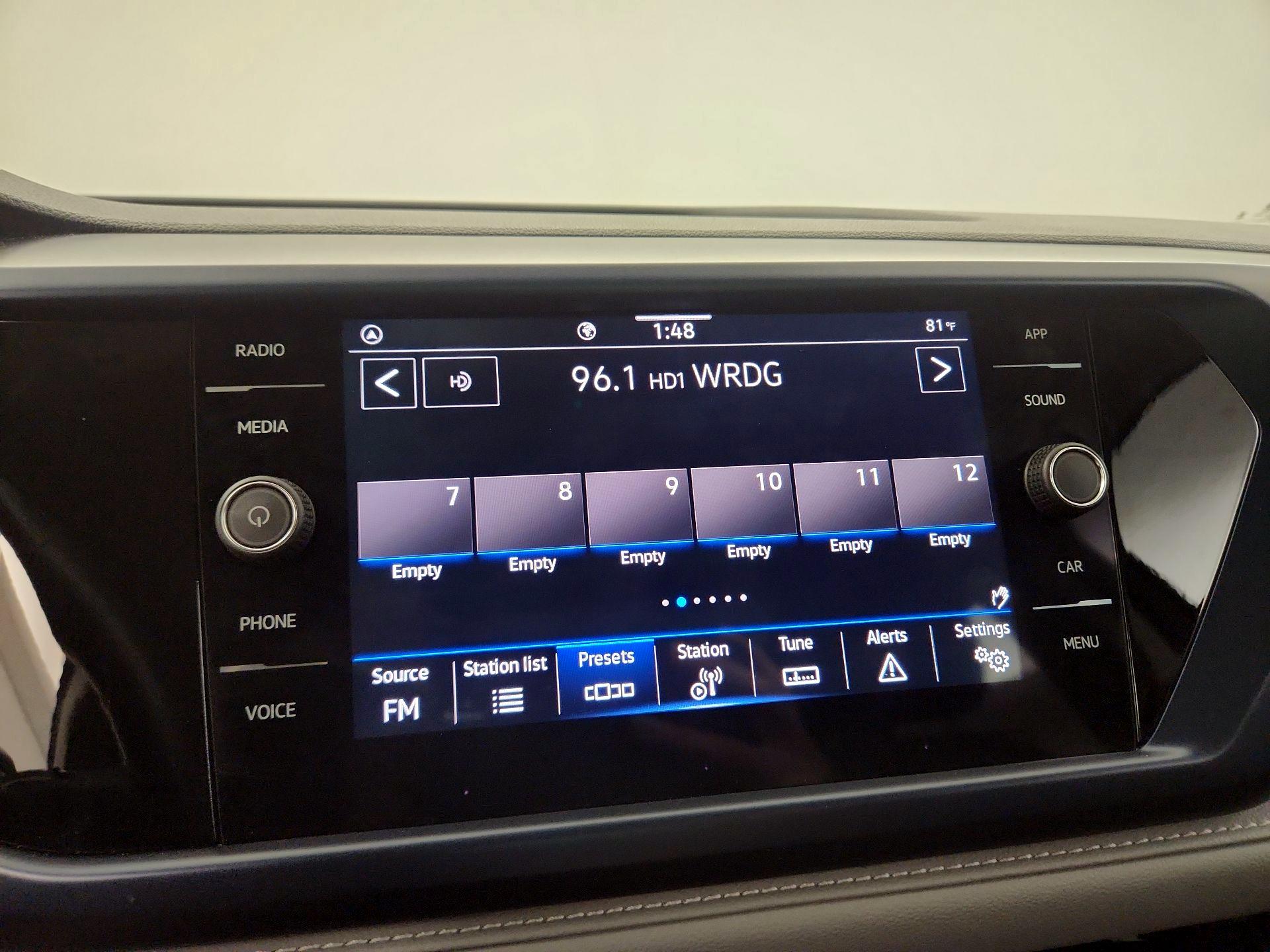 Thumbnail: 2024 Volkswagen Taos - 15