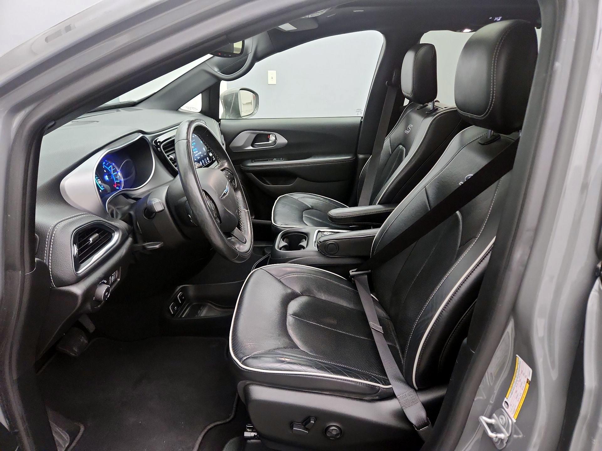 Thumbnail: 2020 Chrysler Pacifica - 11