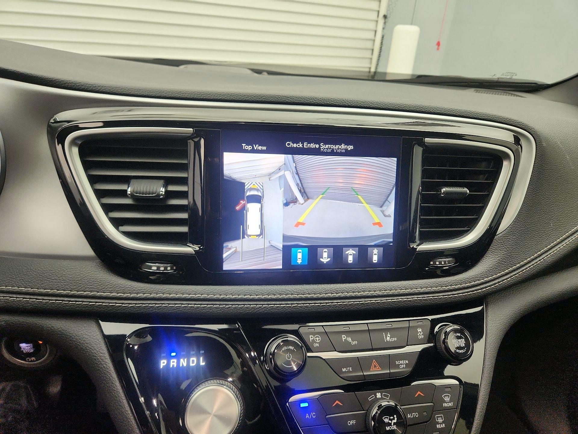 Thumbnail: 2020 Chrysler Pacifica - 15