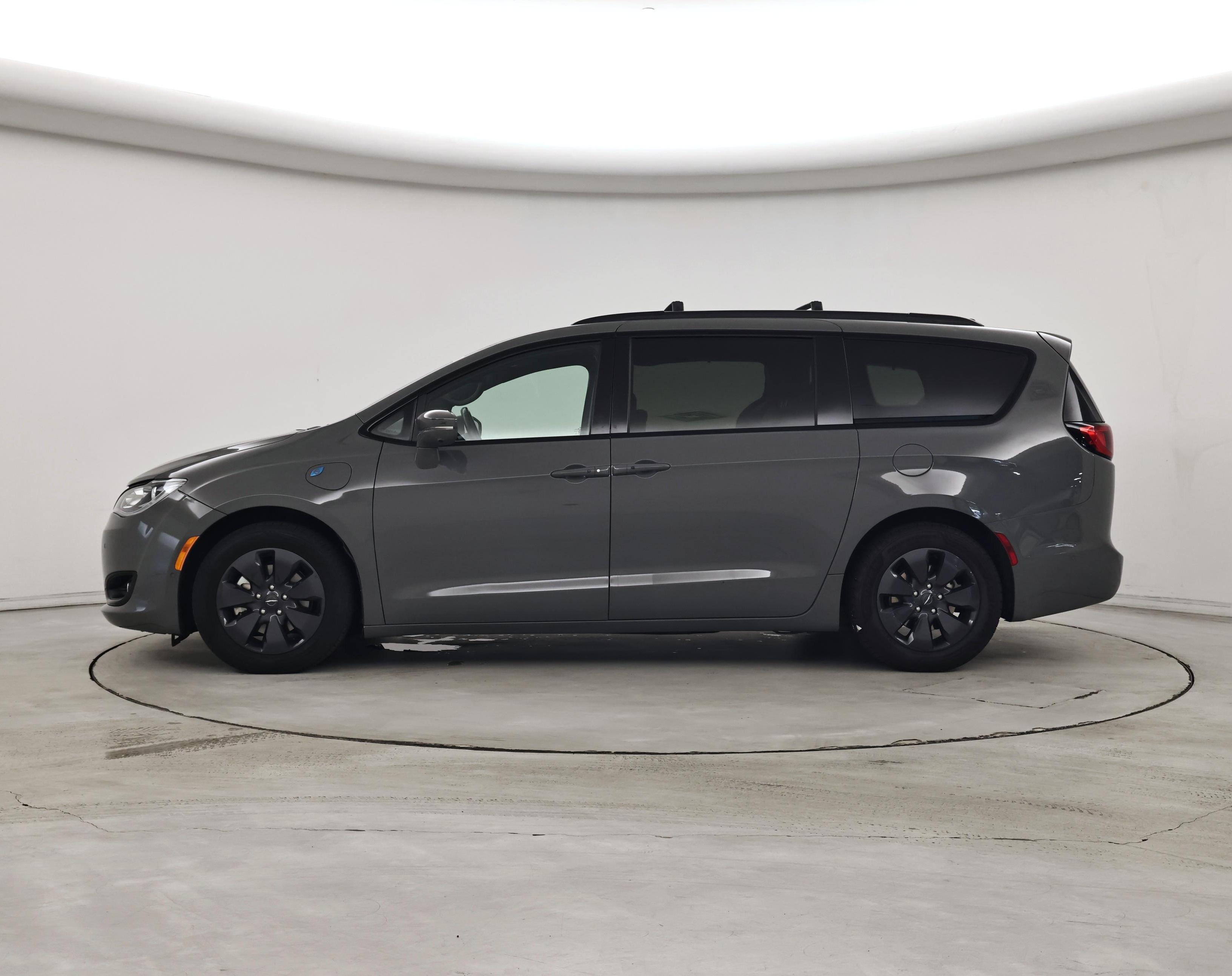 Thumbnail: 2020 Chrysler Pacifica - 3