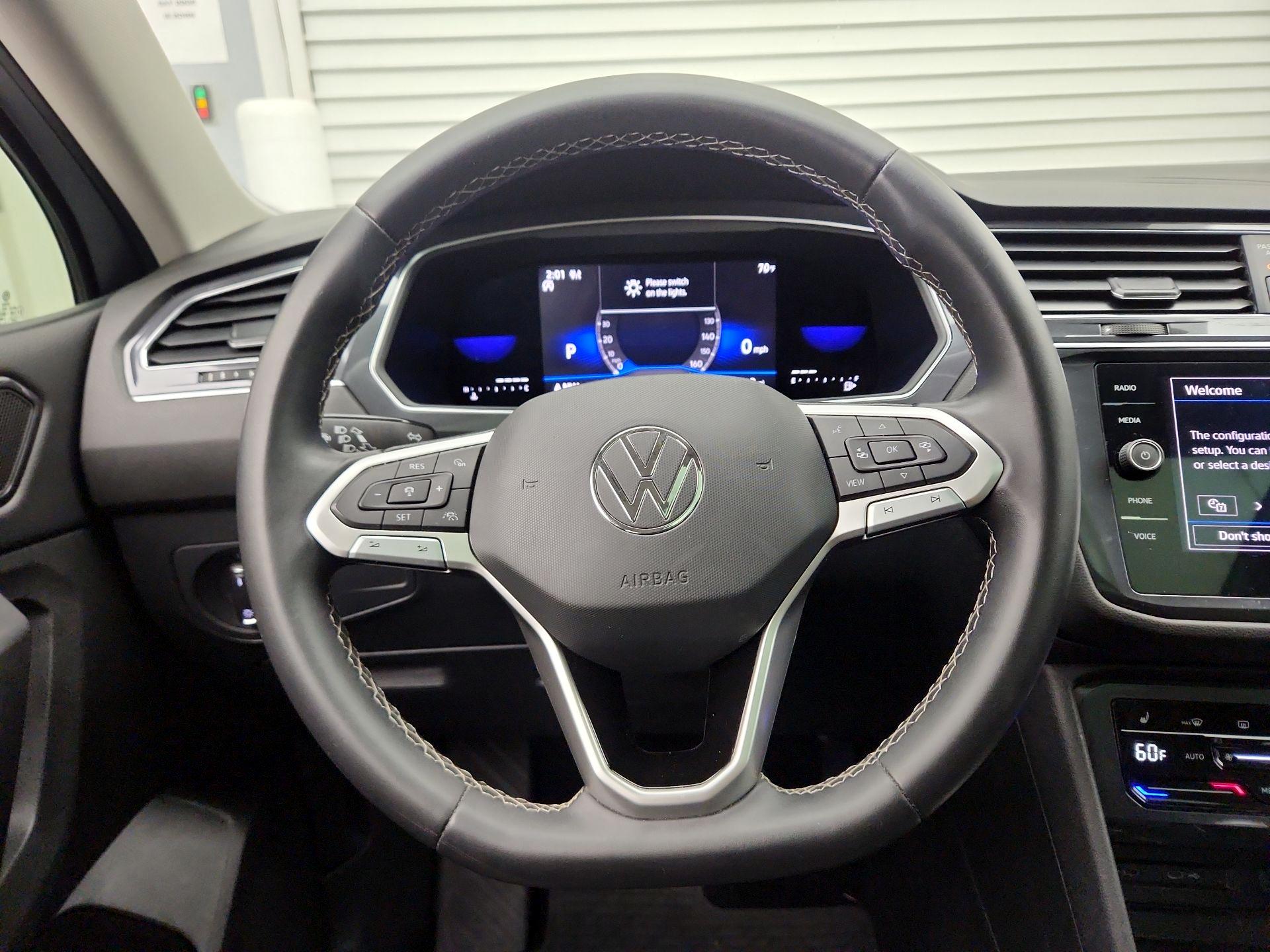 Thumbnail: 2023 Volkswagen Tiguan - 10
