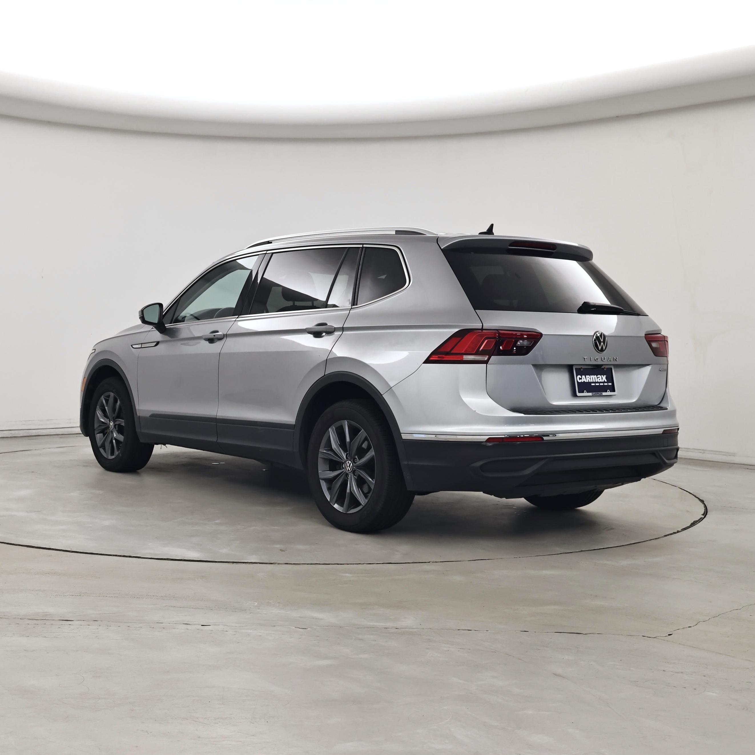 Thumbnail: 2023 Volkswagen Tiguan - 2