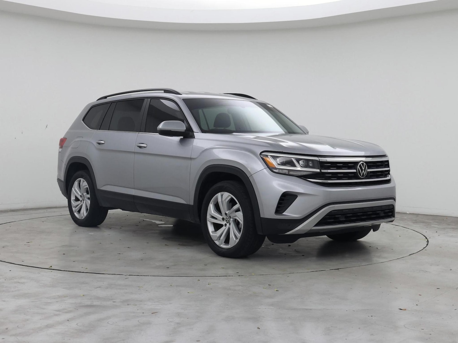 2023 Volkswagen Atlas SE w/Tech - Photo 2